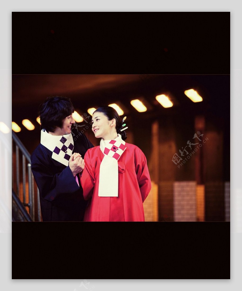 生活中的演戏中的情侣韩国伉俪婚纱结婚结婚照图片
