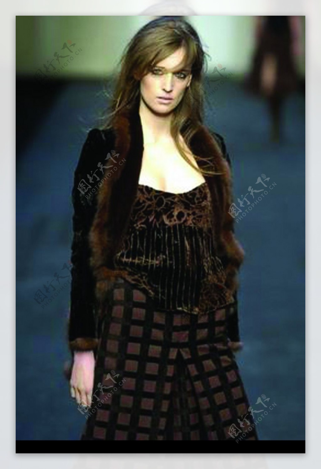 米兰2004女装秋冬新品发布会0570