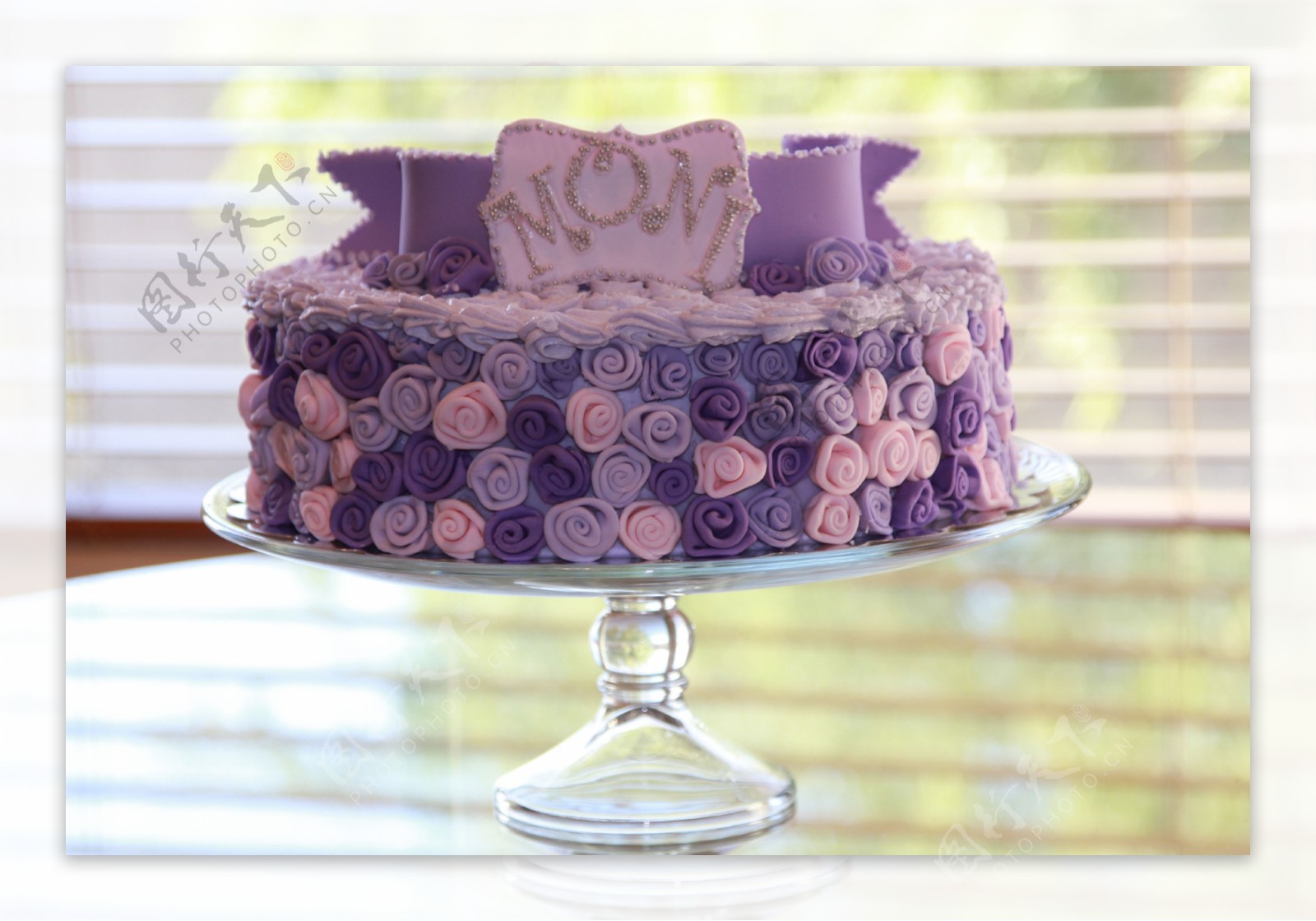 漂亮精致的绣花蛋糕