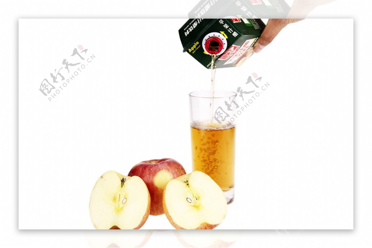 苹果醋倒入饮料