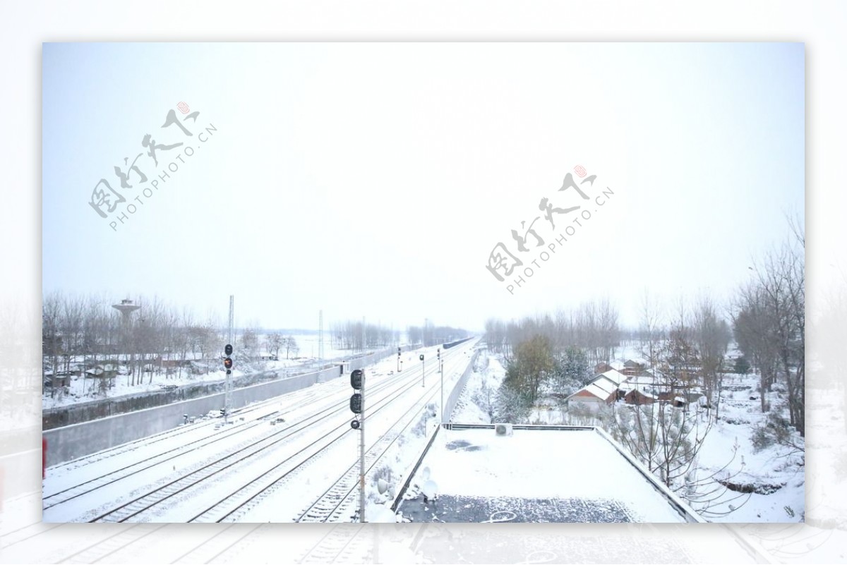 雪中铁路