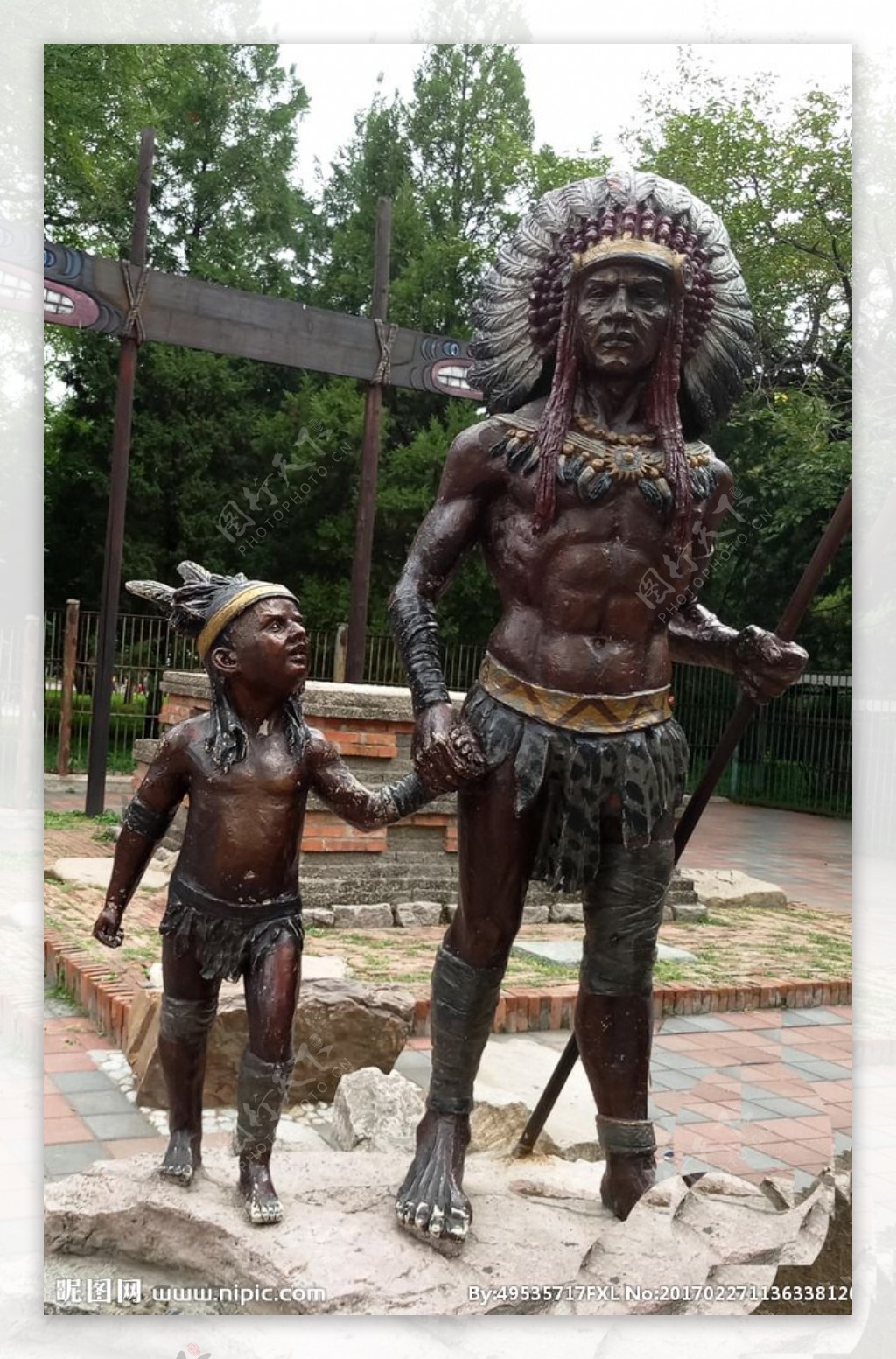 印第安父子雕塑