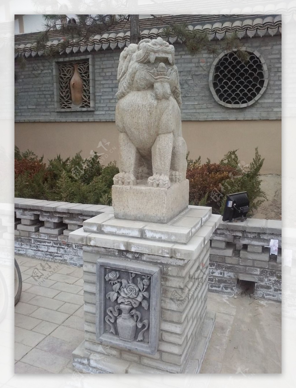 九龙山生态文化园石狮子