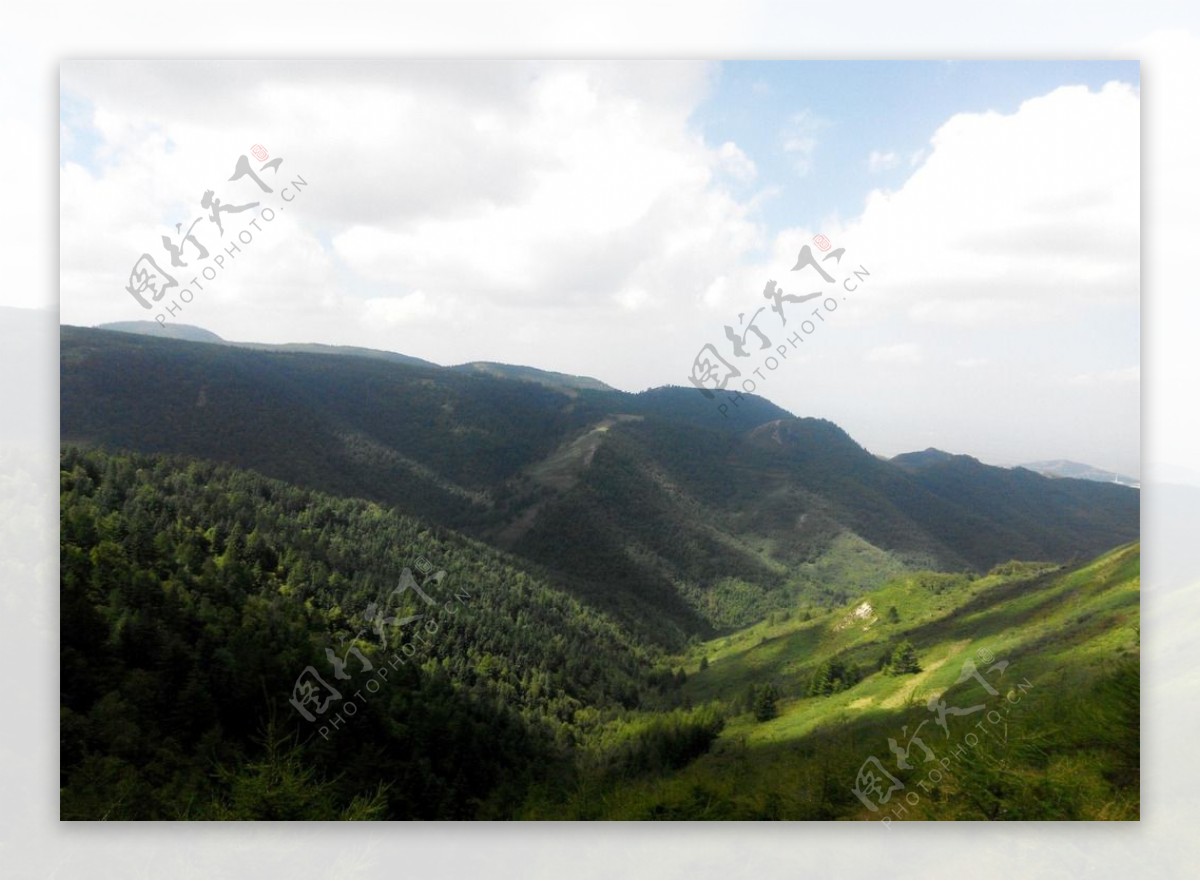 芦芽山神池山景