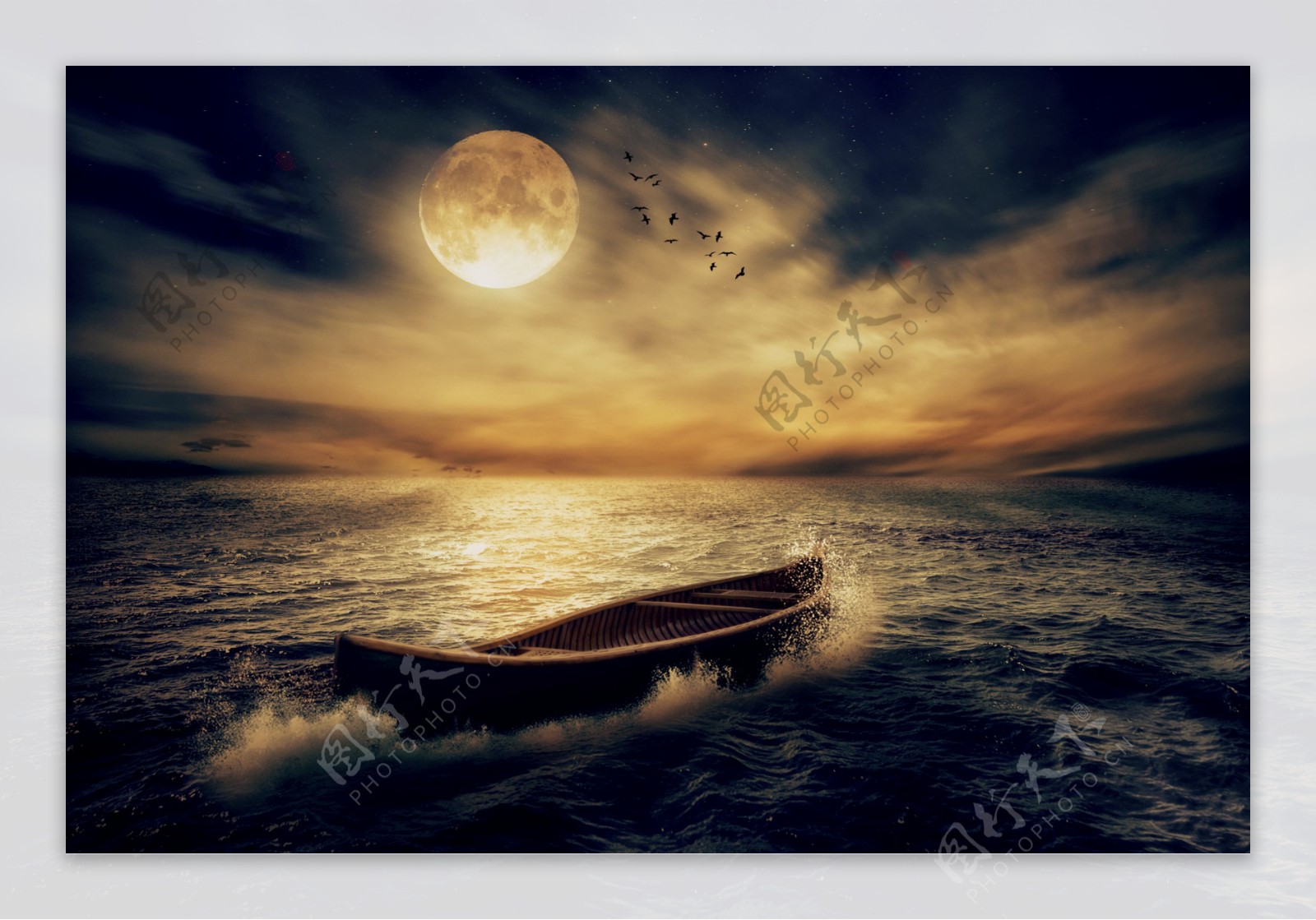 海面上的孤舟图片