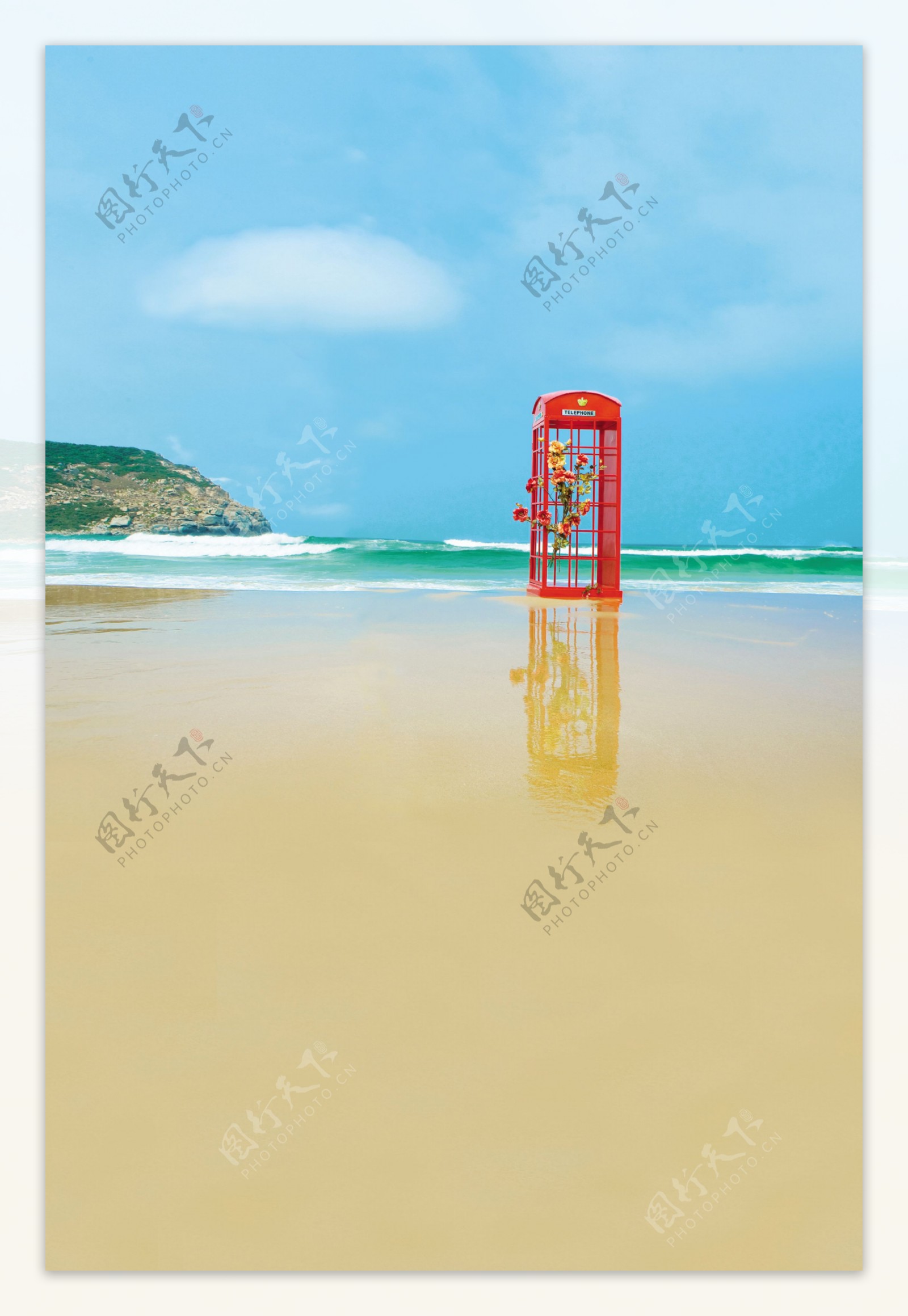 在沙滩上的电话亭影楼摄影背景图片