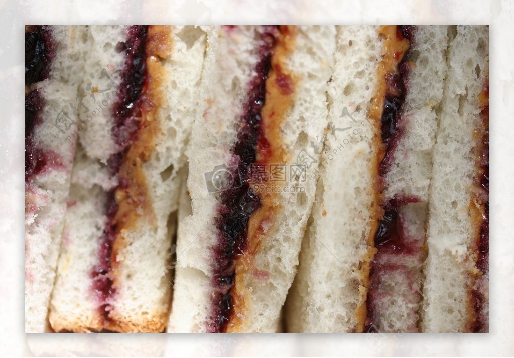 蓝莓酱三明治面包