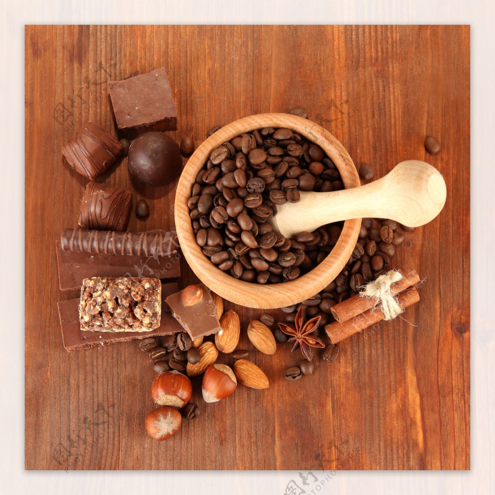 咖啡豆与巧克力干果图片