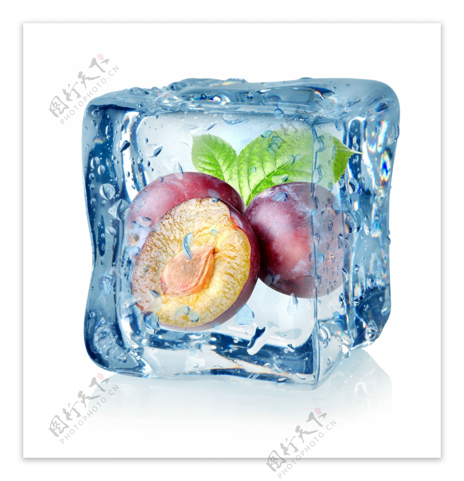 冰块里的油桃图片