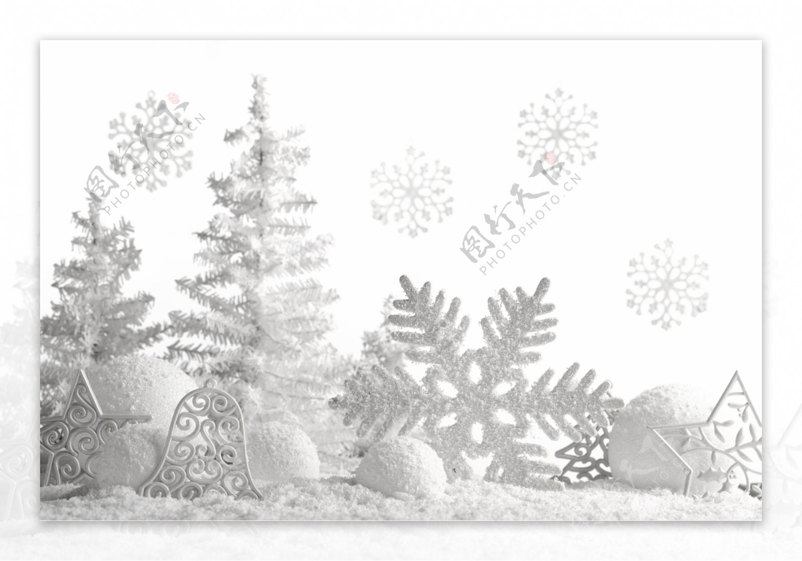 白色圣诞树雪花背景图片