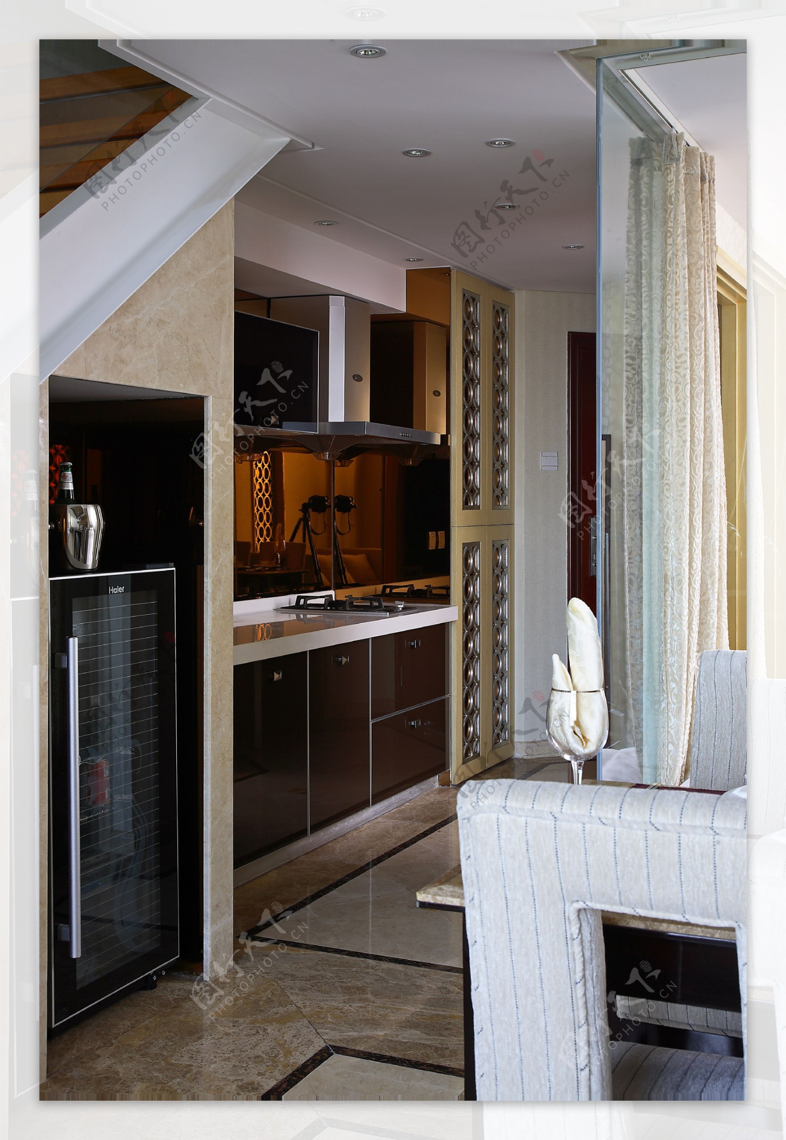 现代厨房橱柜设计图
