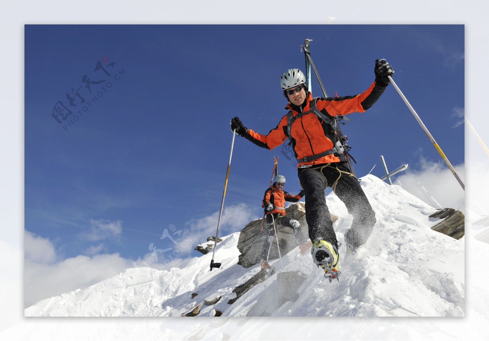 高山划雪的运动员图片