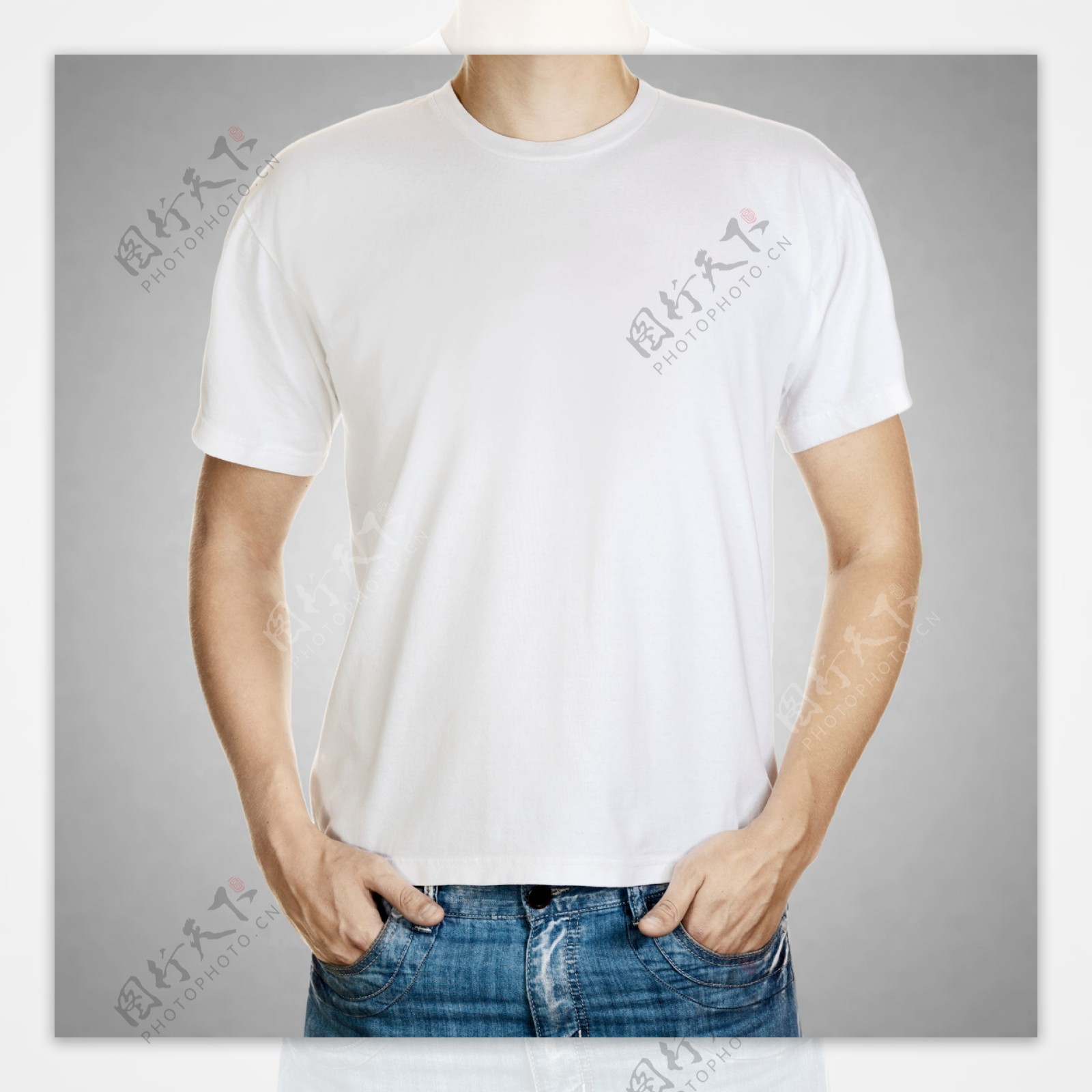白色休闲男式T恤图片