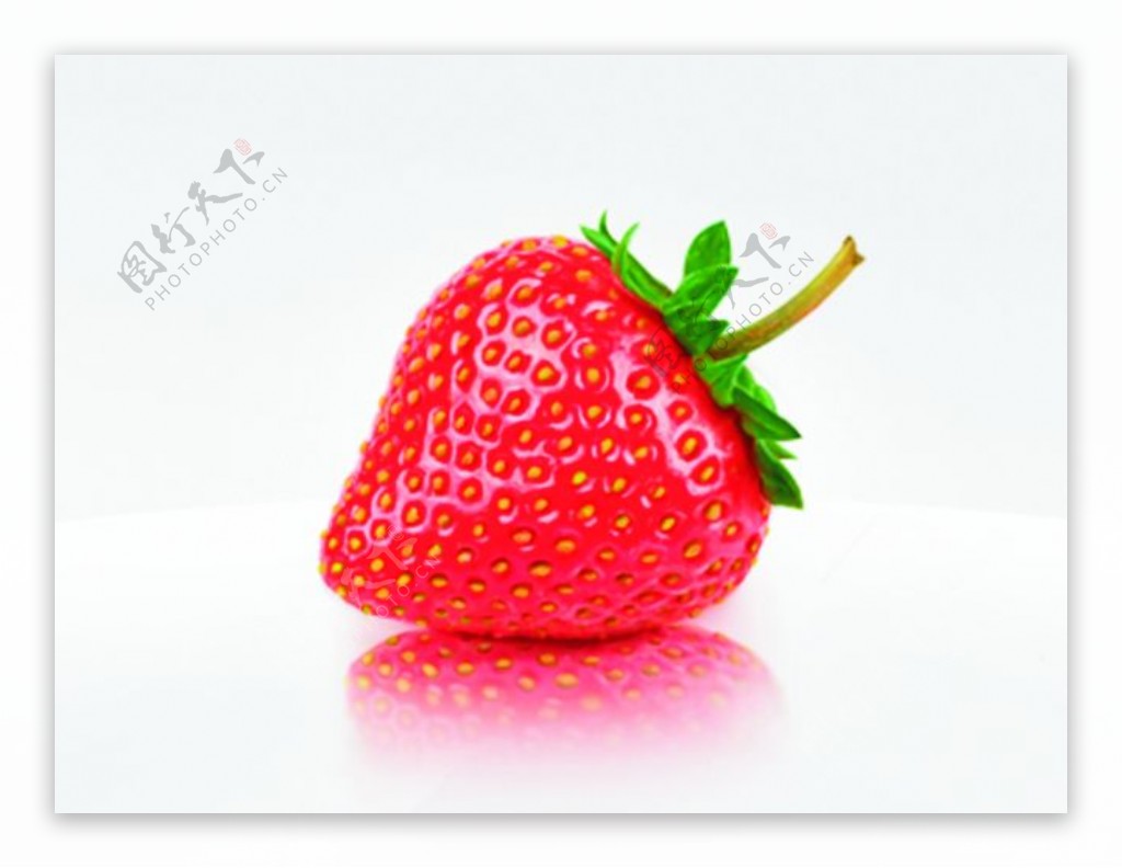 亮色鲜嫩草莓PSD分层素材