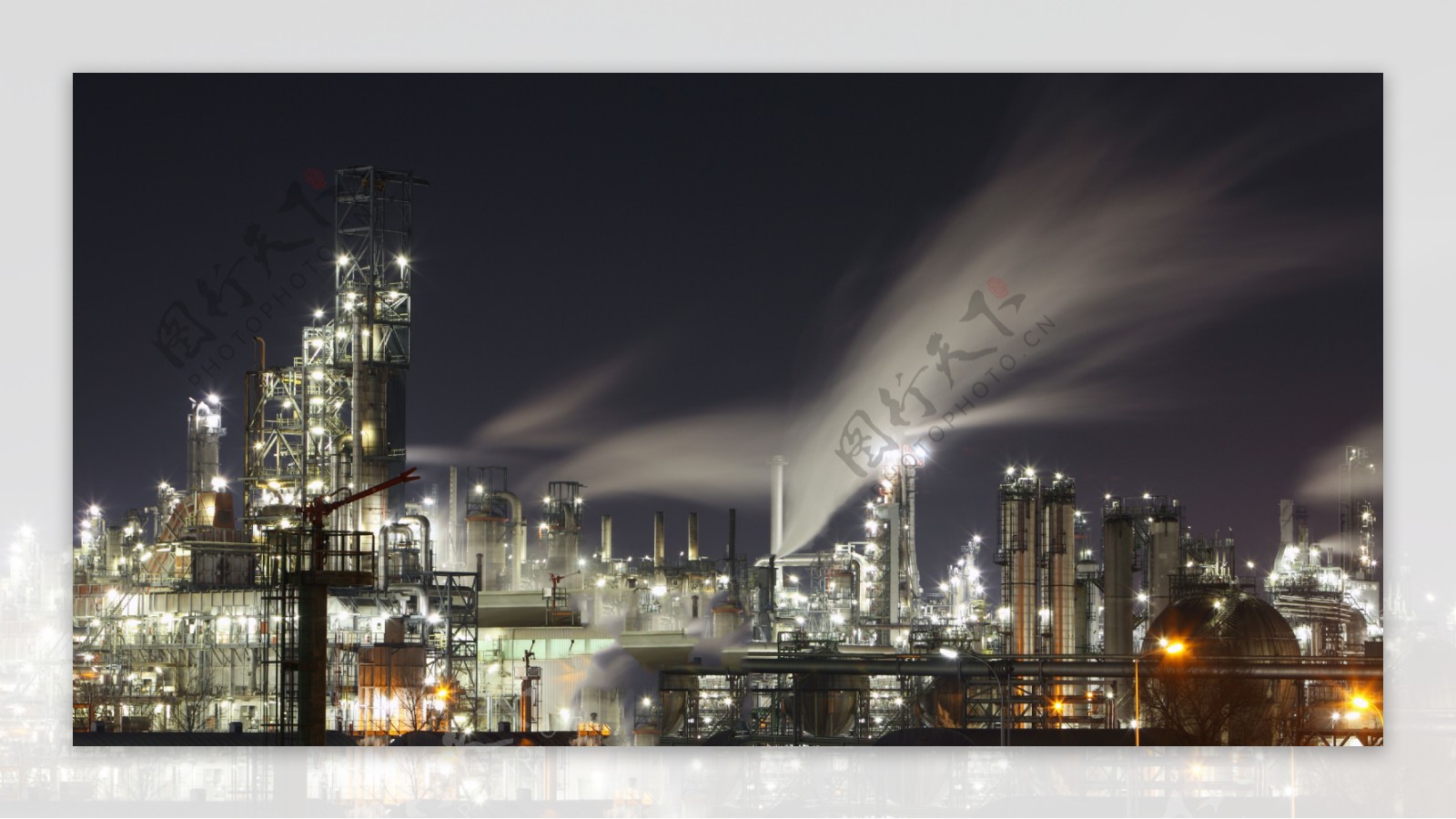 炼油厂夜景