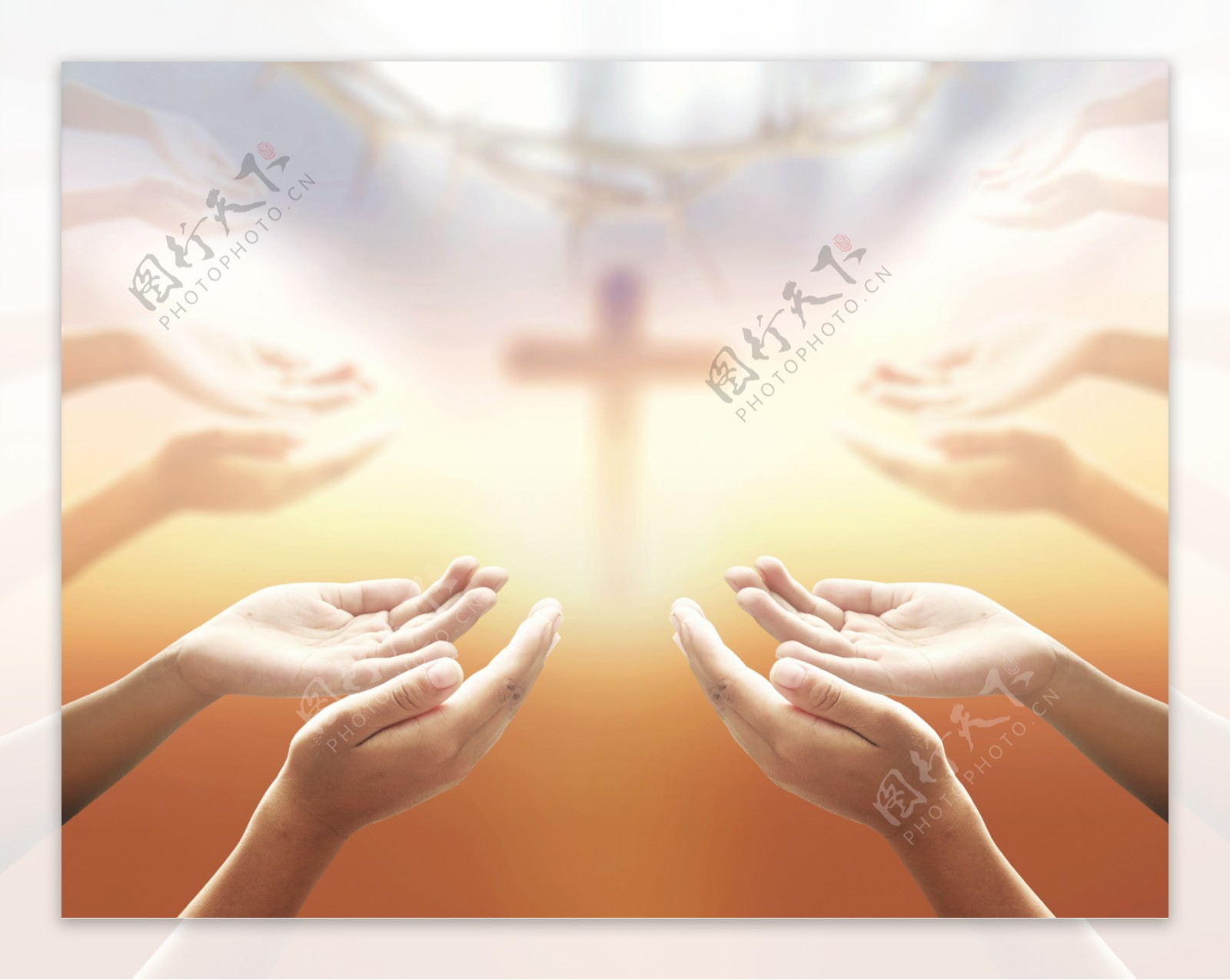 十字架与祷告手势图片