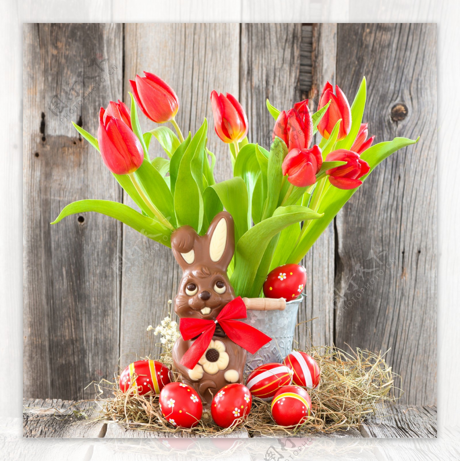 巧克力兔子和鲜花图片