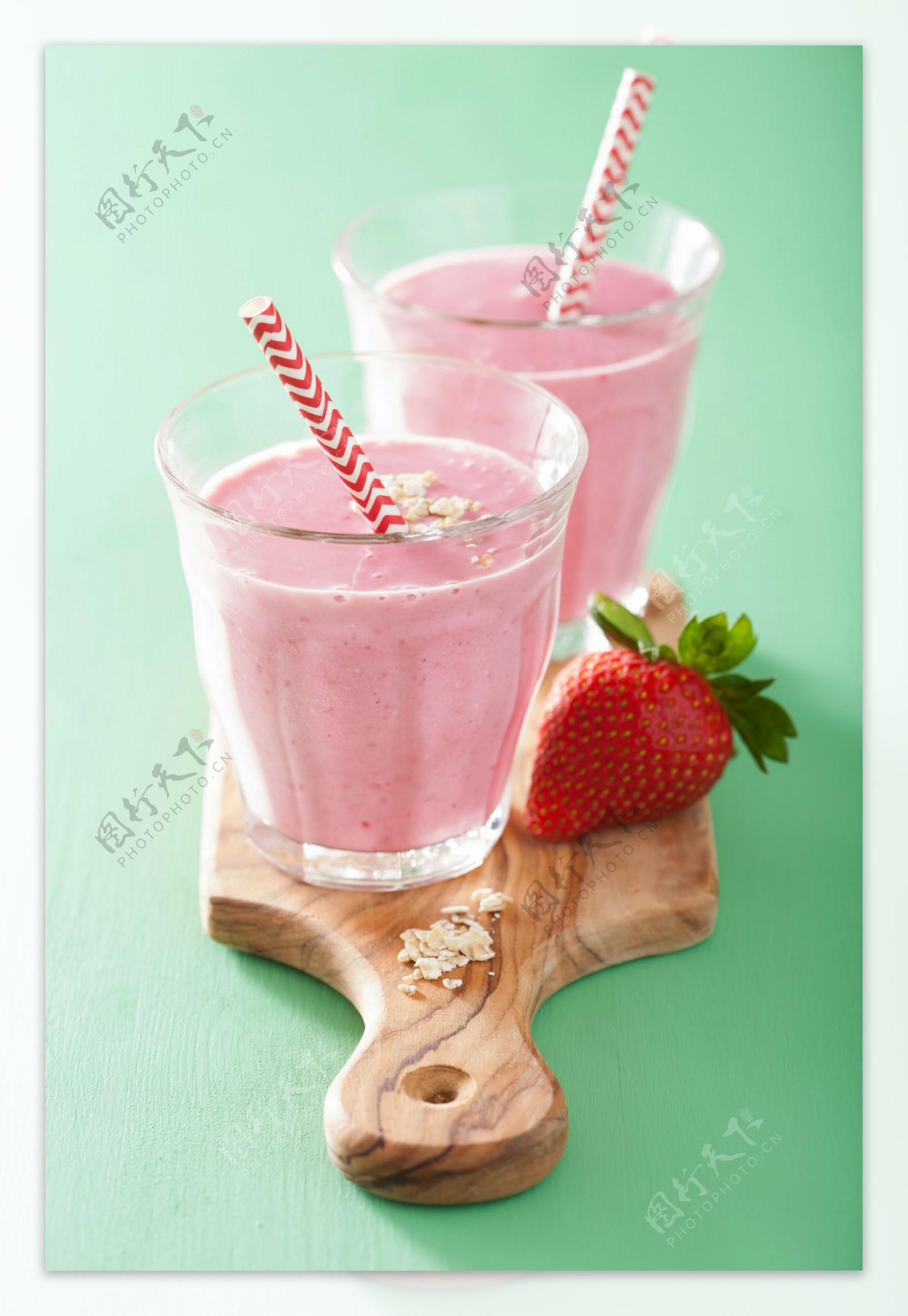 草莓粉色饮料图片
