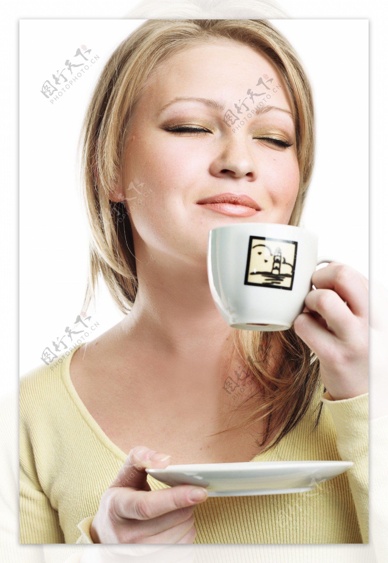 喝咖啡的美女图片图片