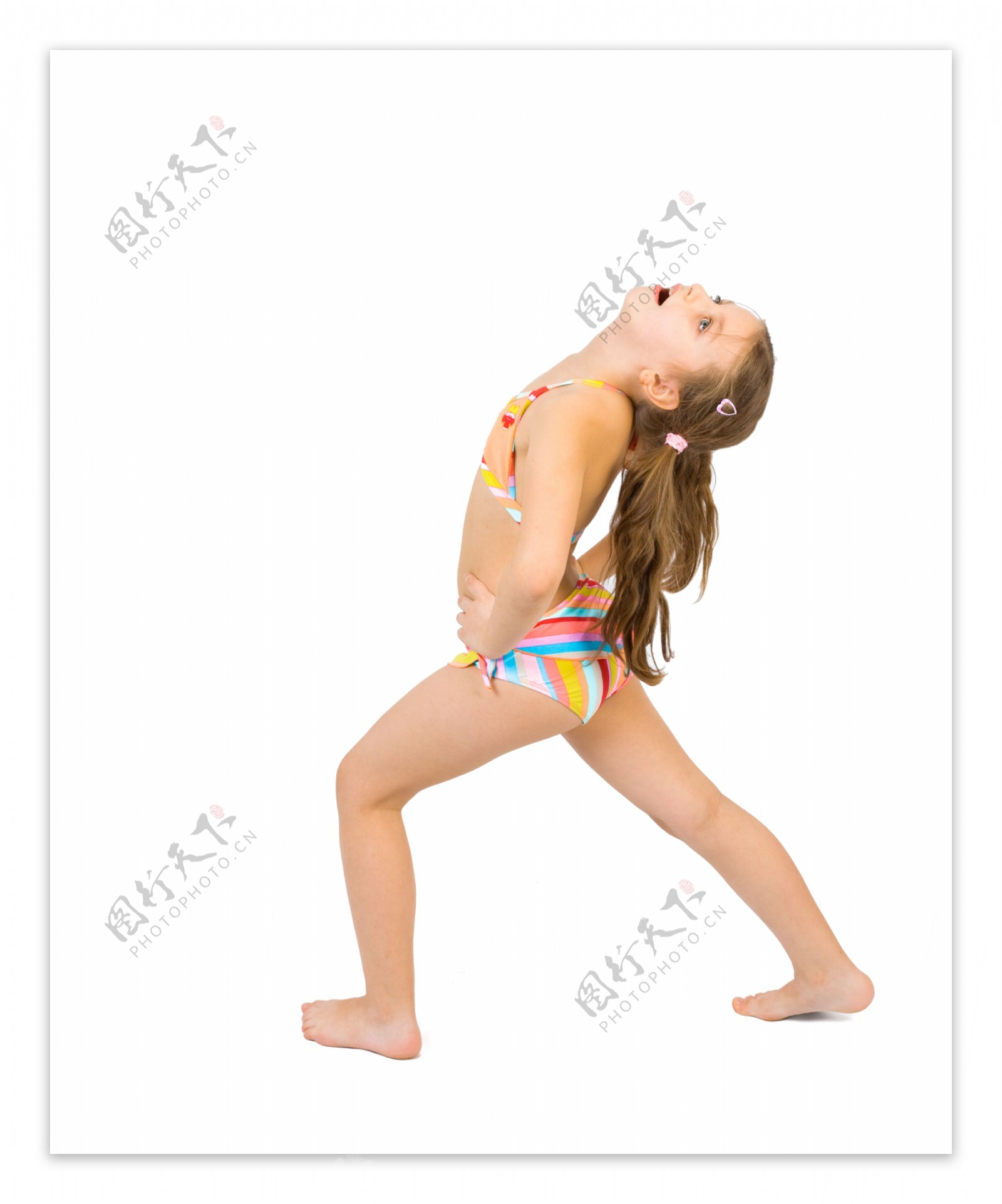 体操锻炼的小女孩图片