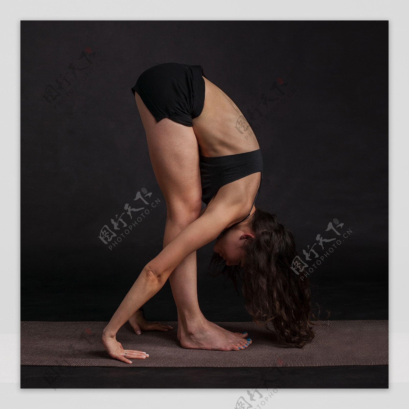 瘦腰瑜伽图片