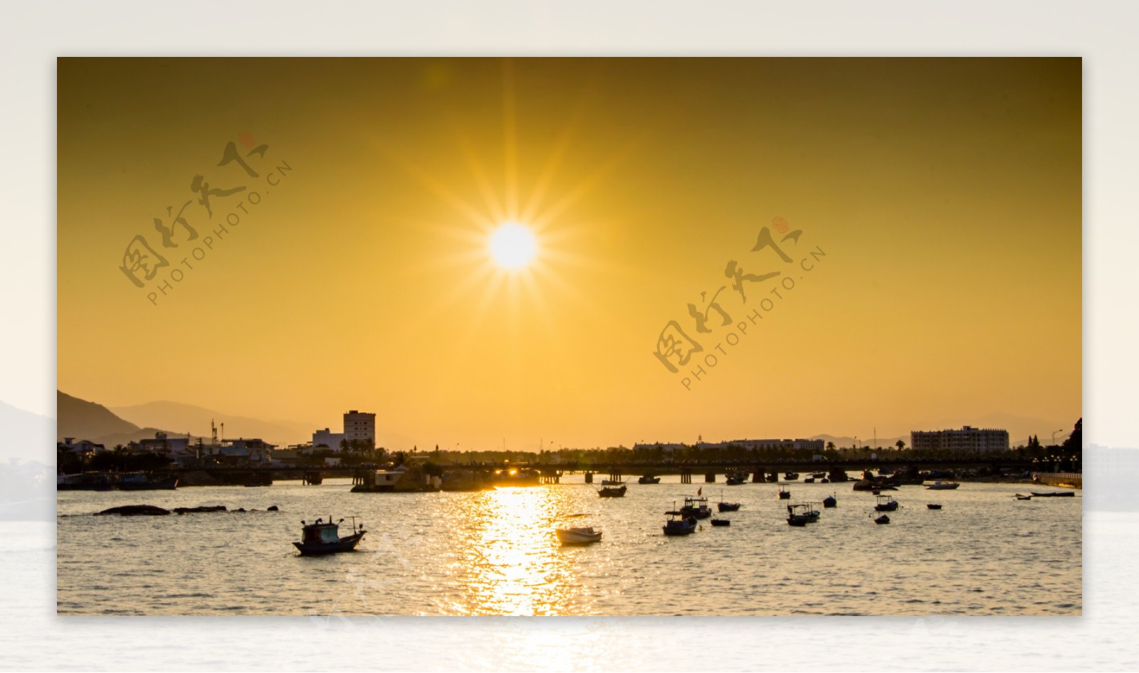 海上夕阳风景图片