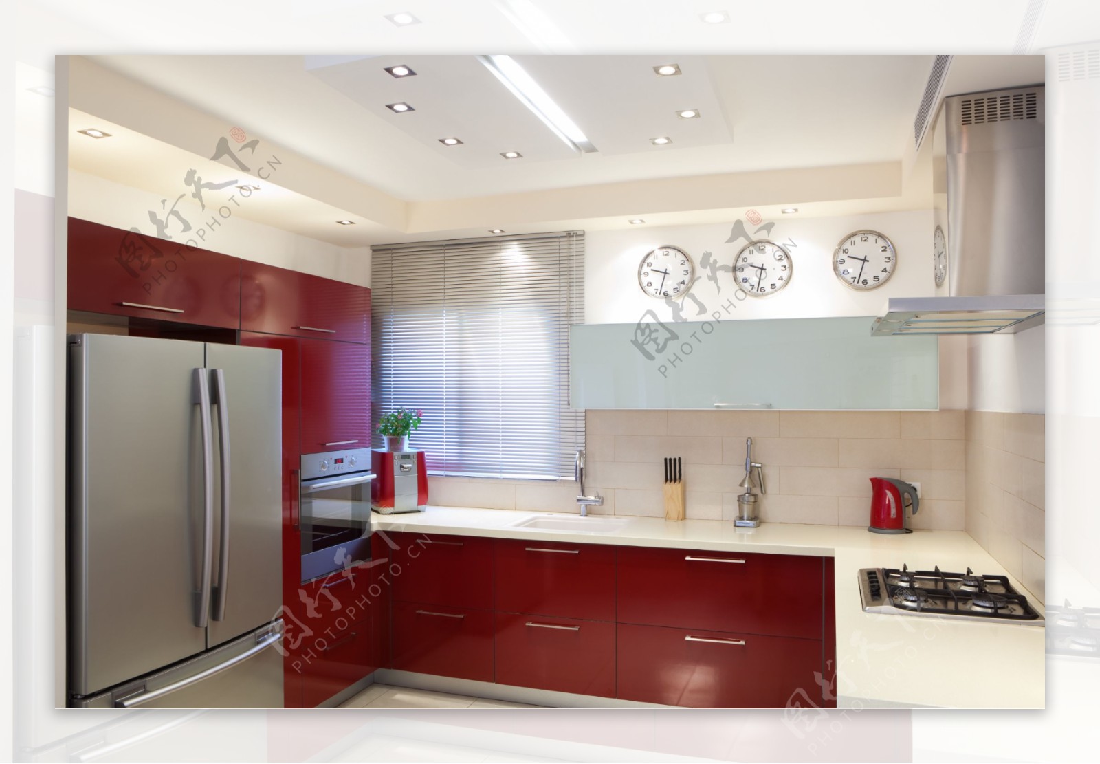 红色调厨房橱柜设计装修效果图 – 设计本装修效果图