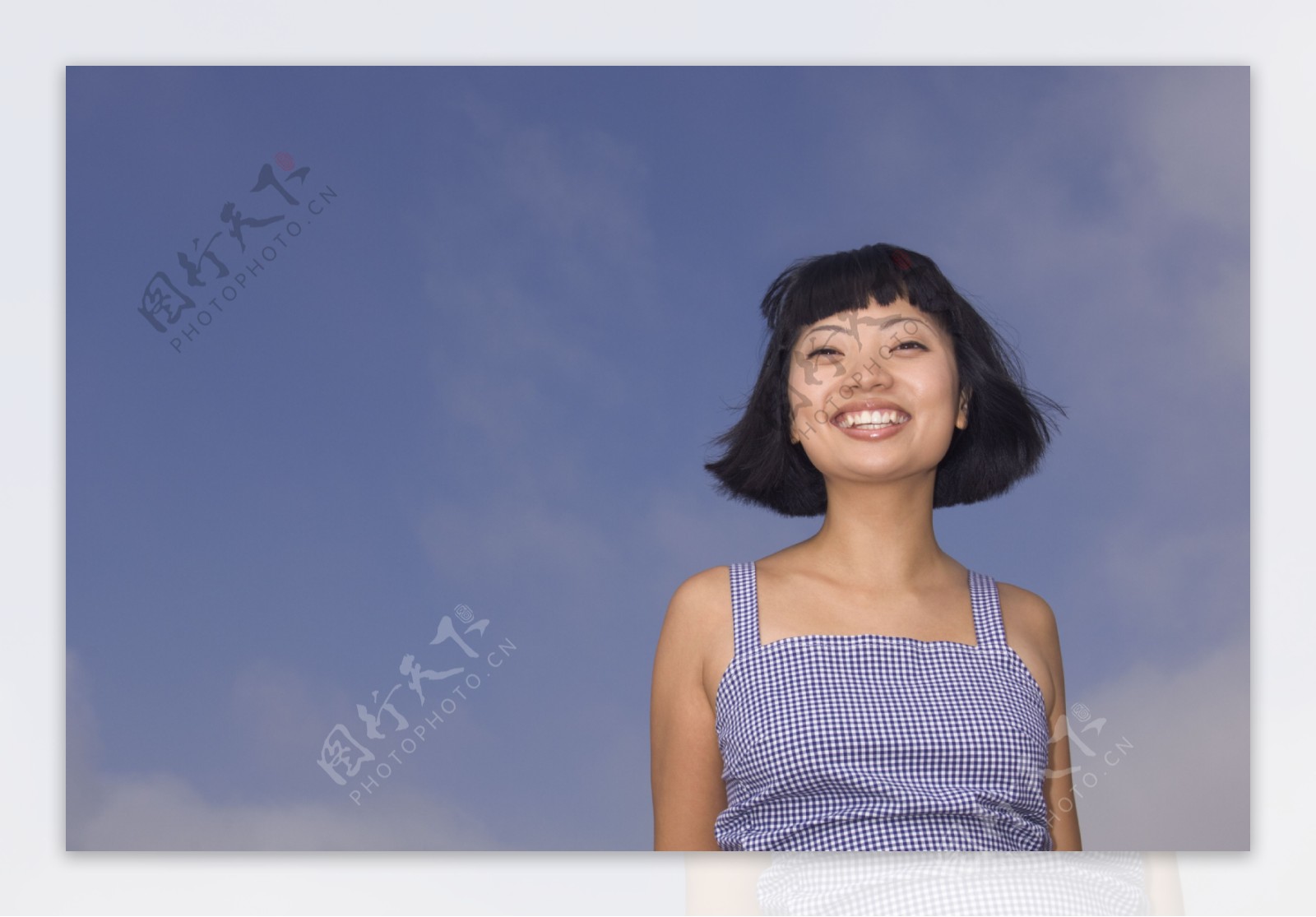 天真微笑的中国女人图片