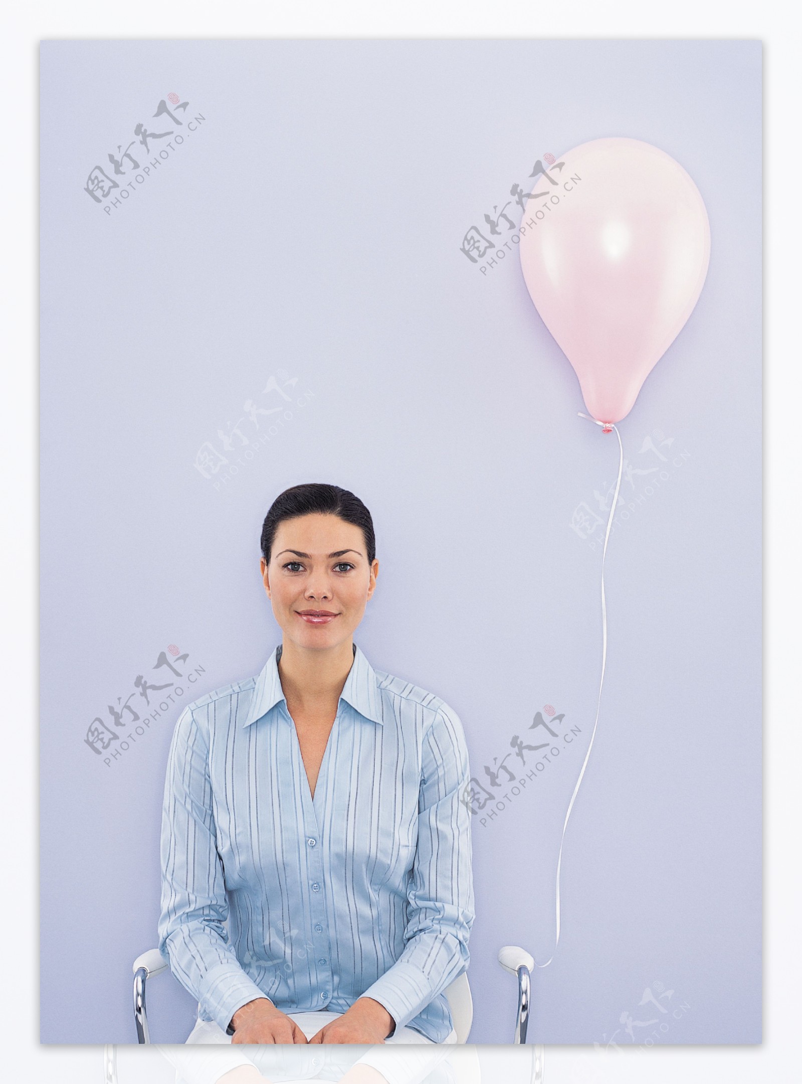 职业女性与气球图片