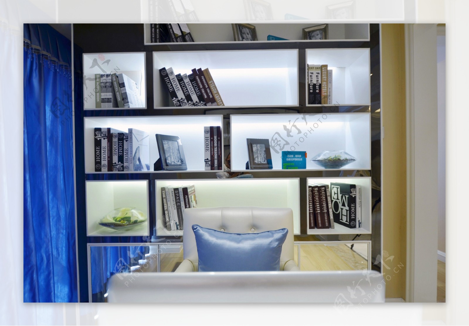 现代简约室内书柜设计图