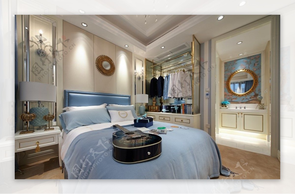 时尚卧室蓝色大床设计图