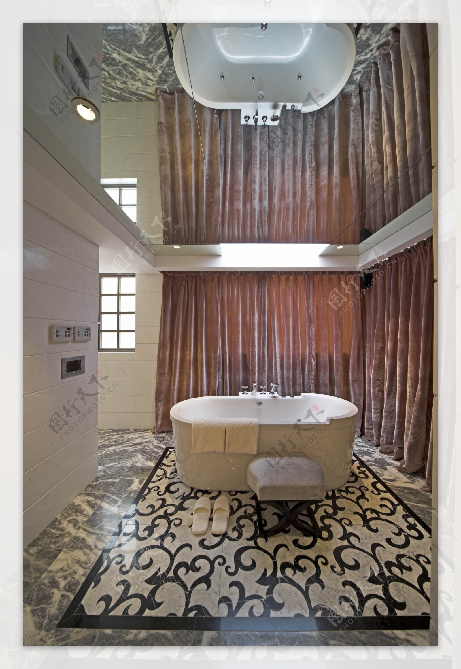 现代别墅浴室装修效果图