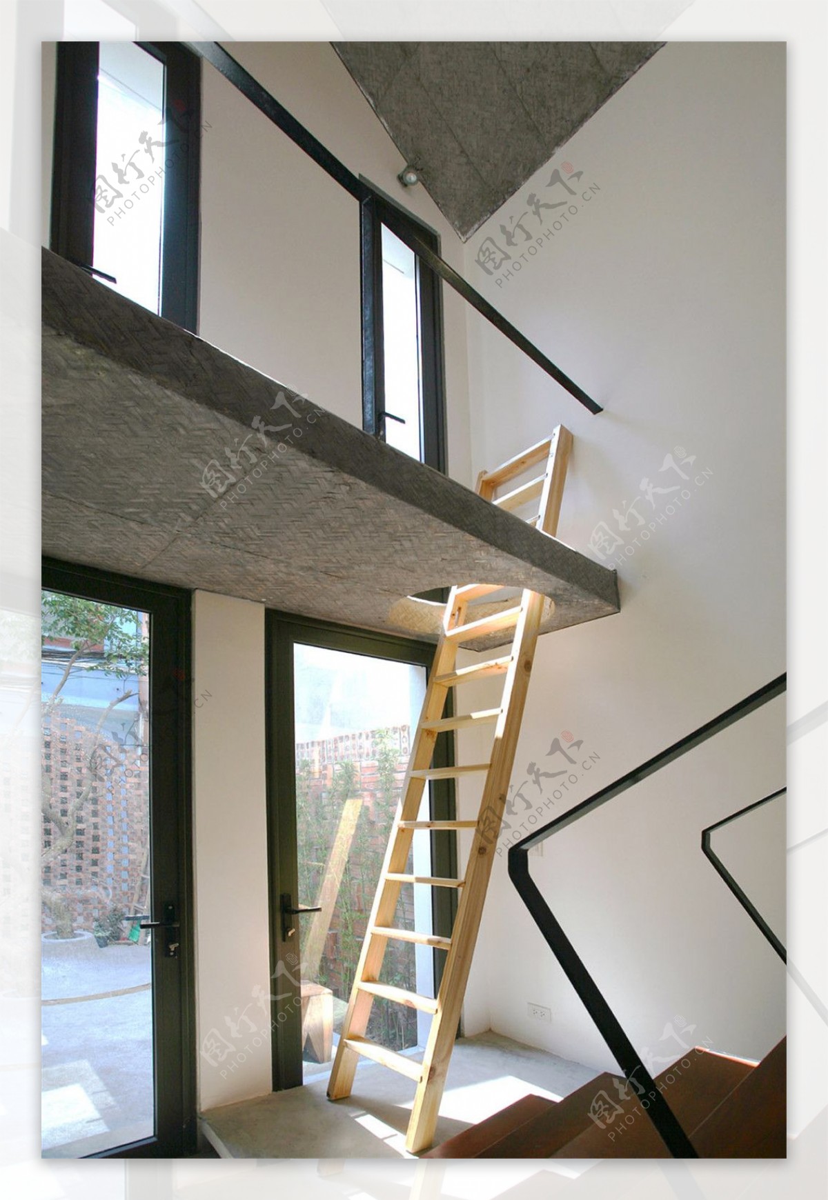 小户型室内创意楼梯设计图