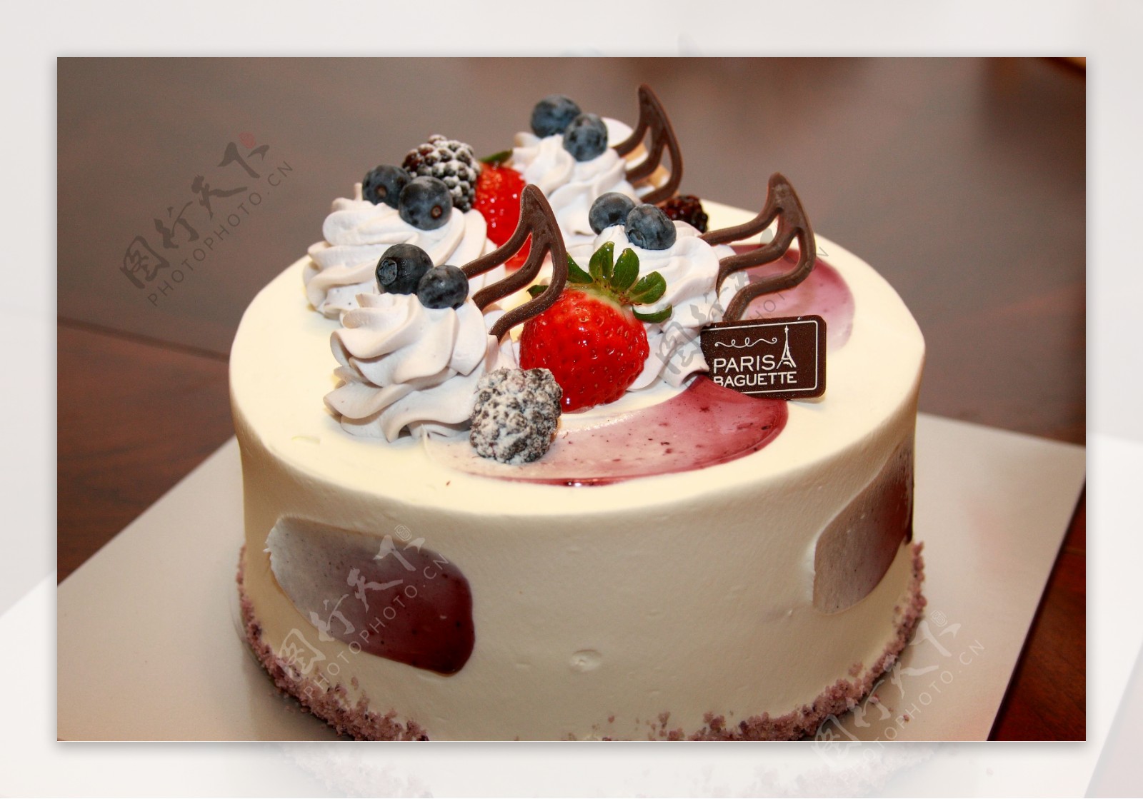 草莓纯奶油蛋糕图片