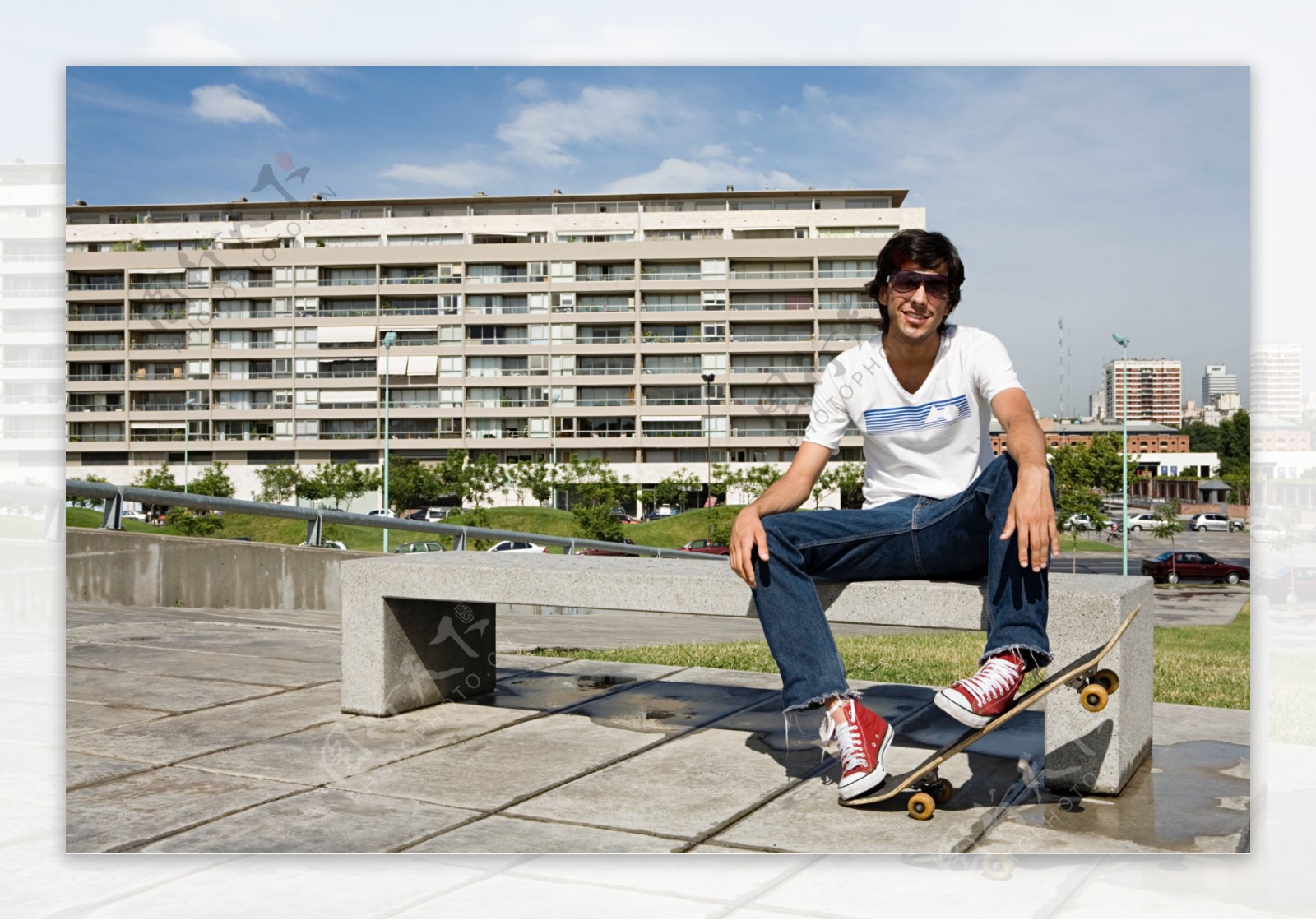 外国滑板青年男生图片