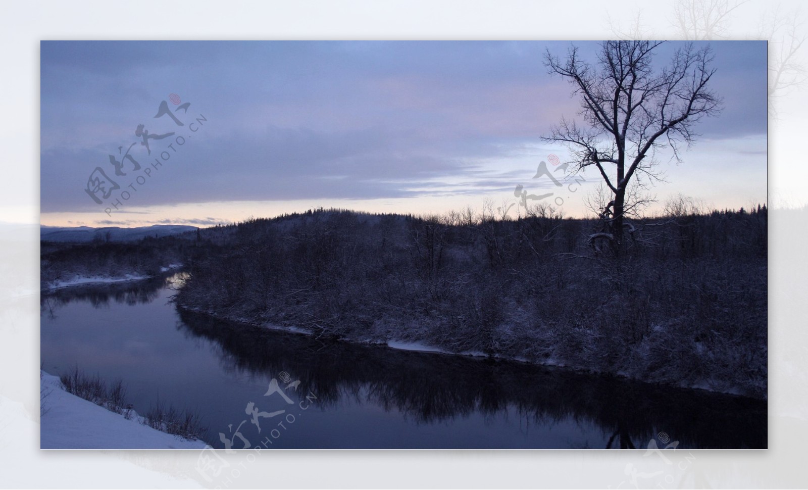 冬天河流风景摄影图片