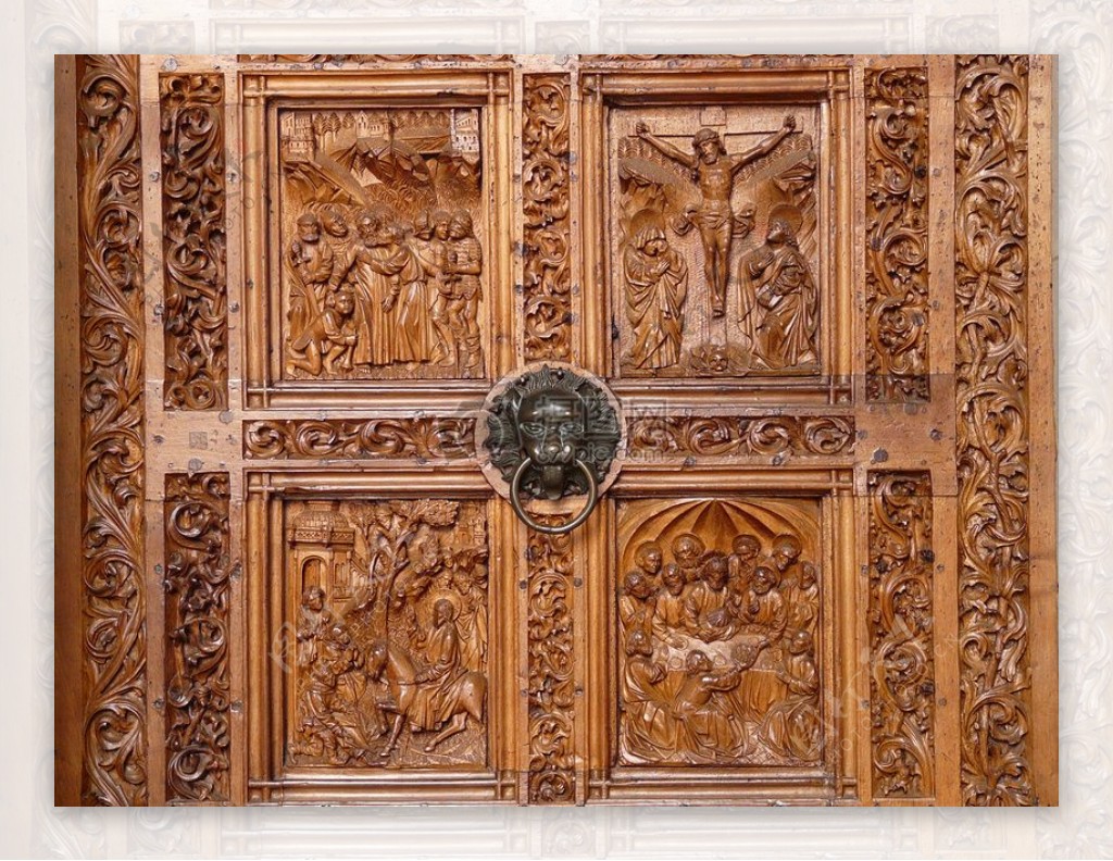 木头雕刻的门
