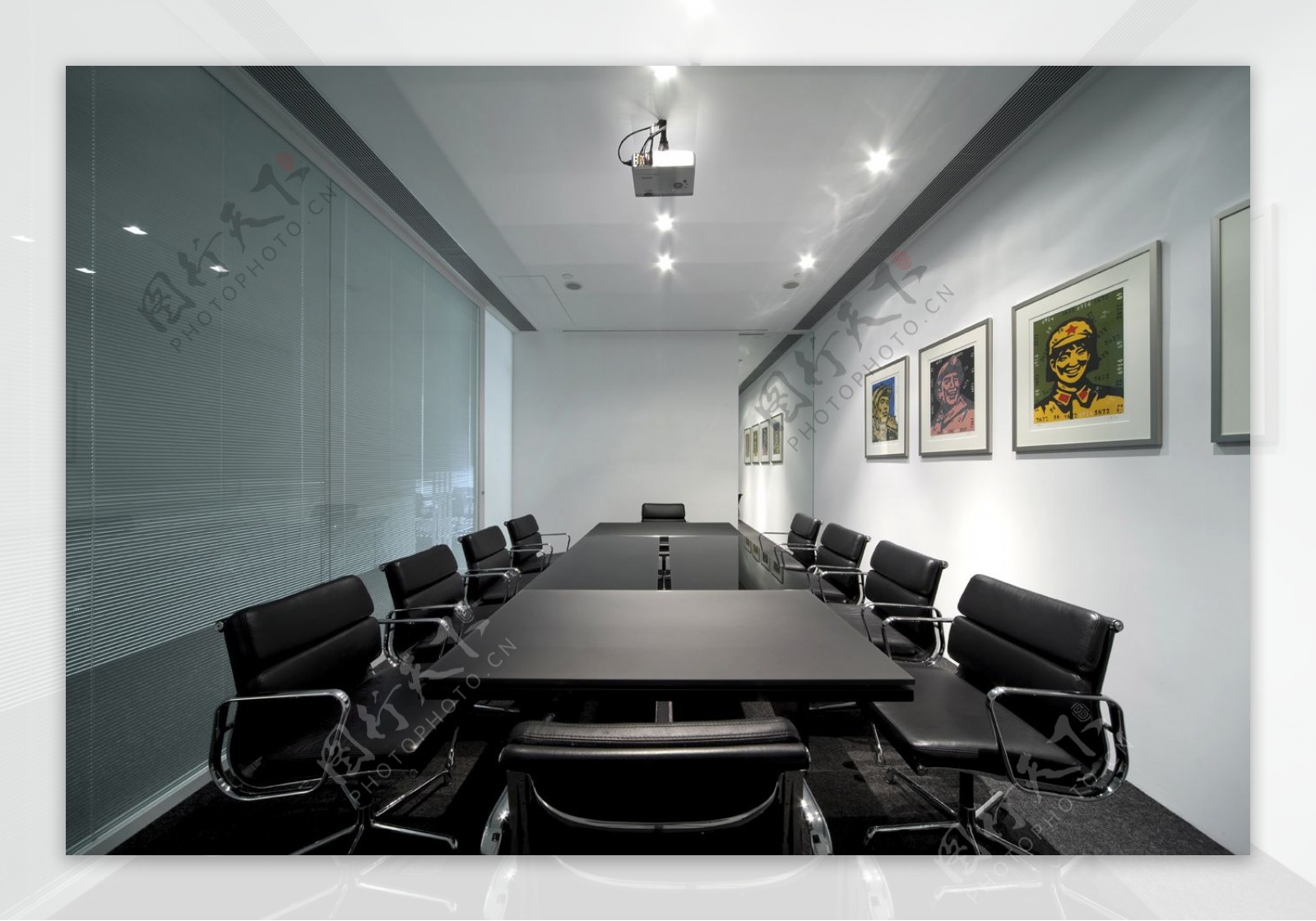 现代时尚简约黑白色搭配风格会议室装修效果图
