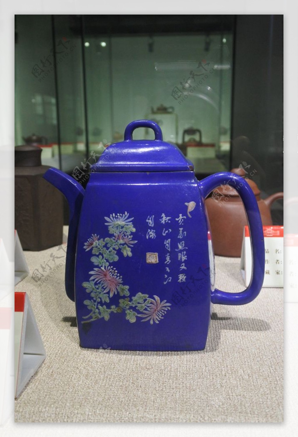 蓝瓷茶壶