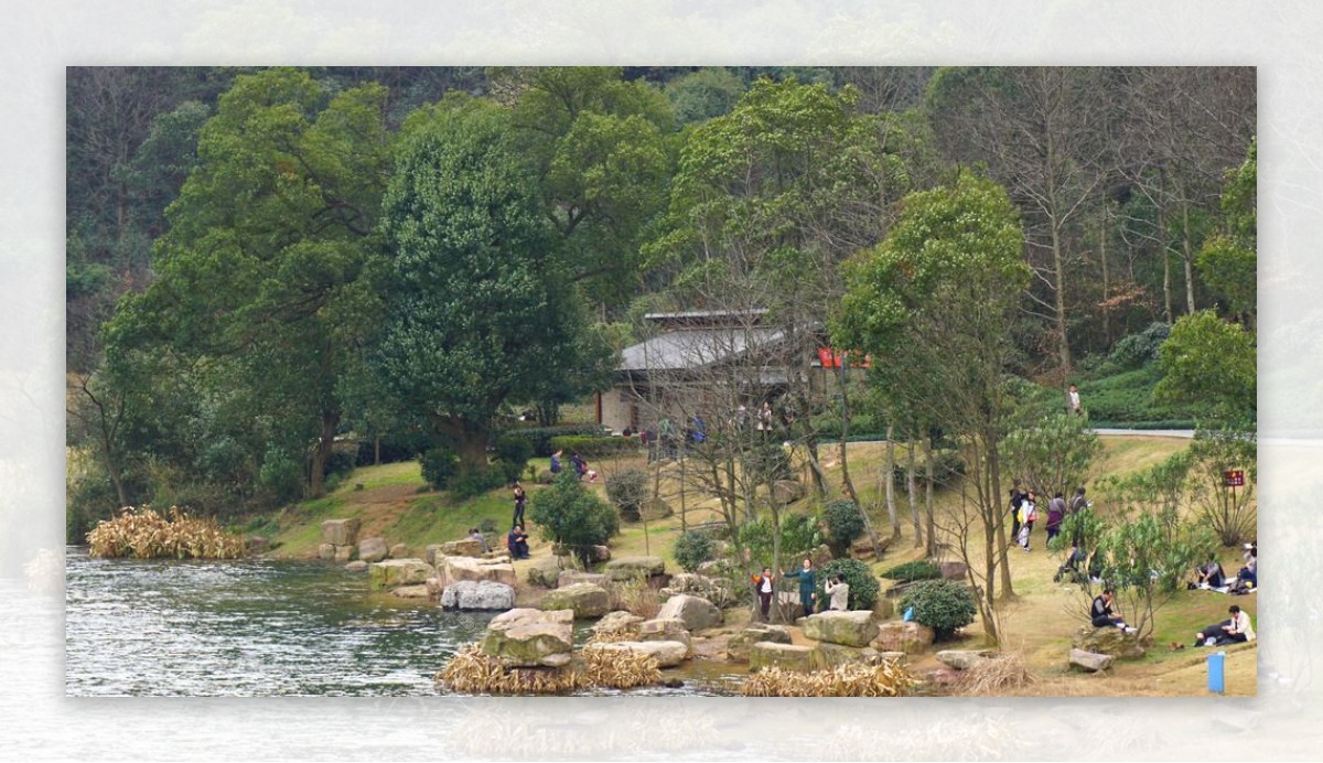 桃花岭公园湖畔