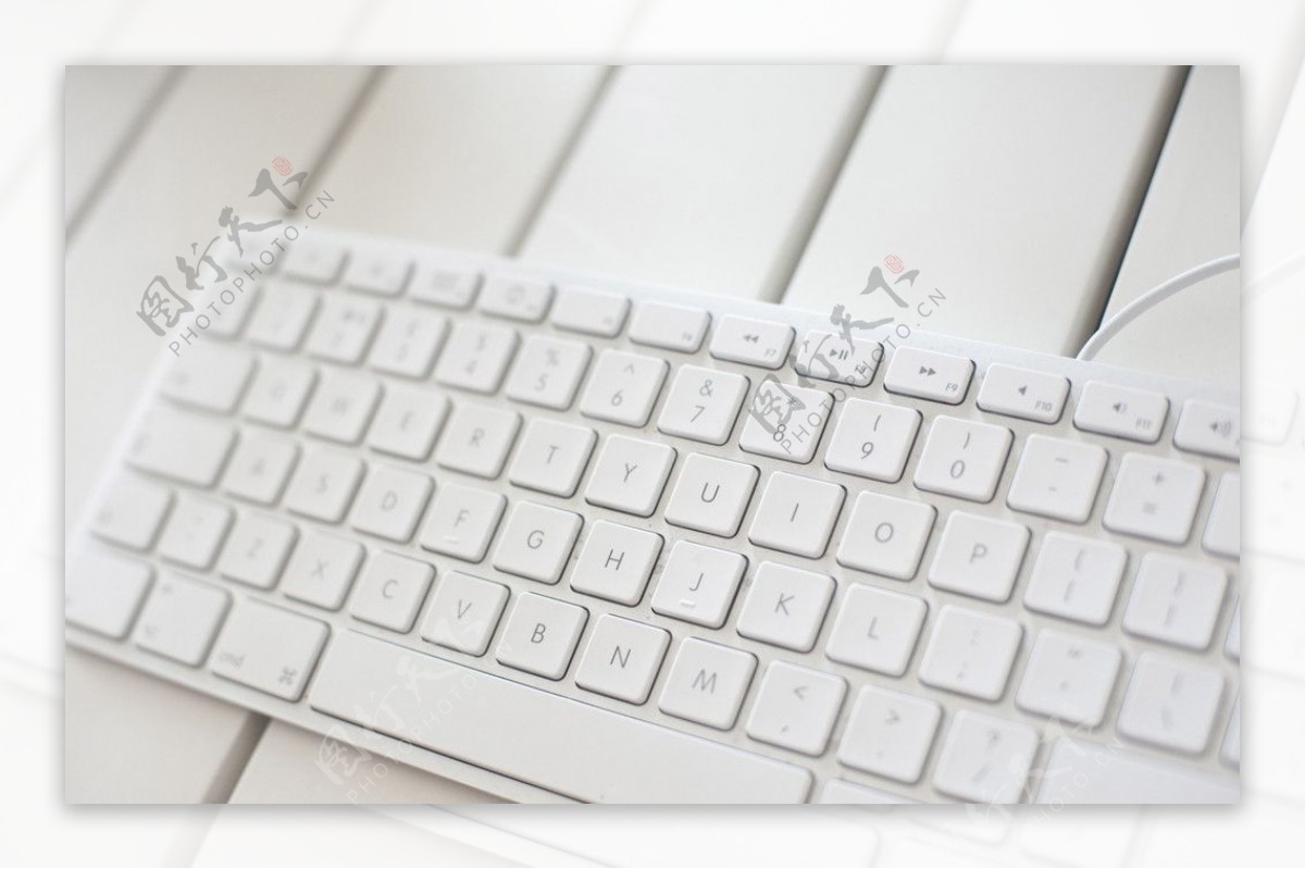 白色苹果键盘