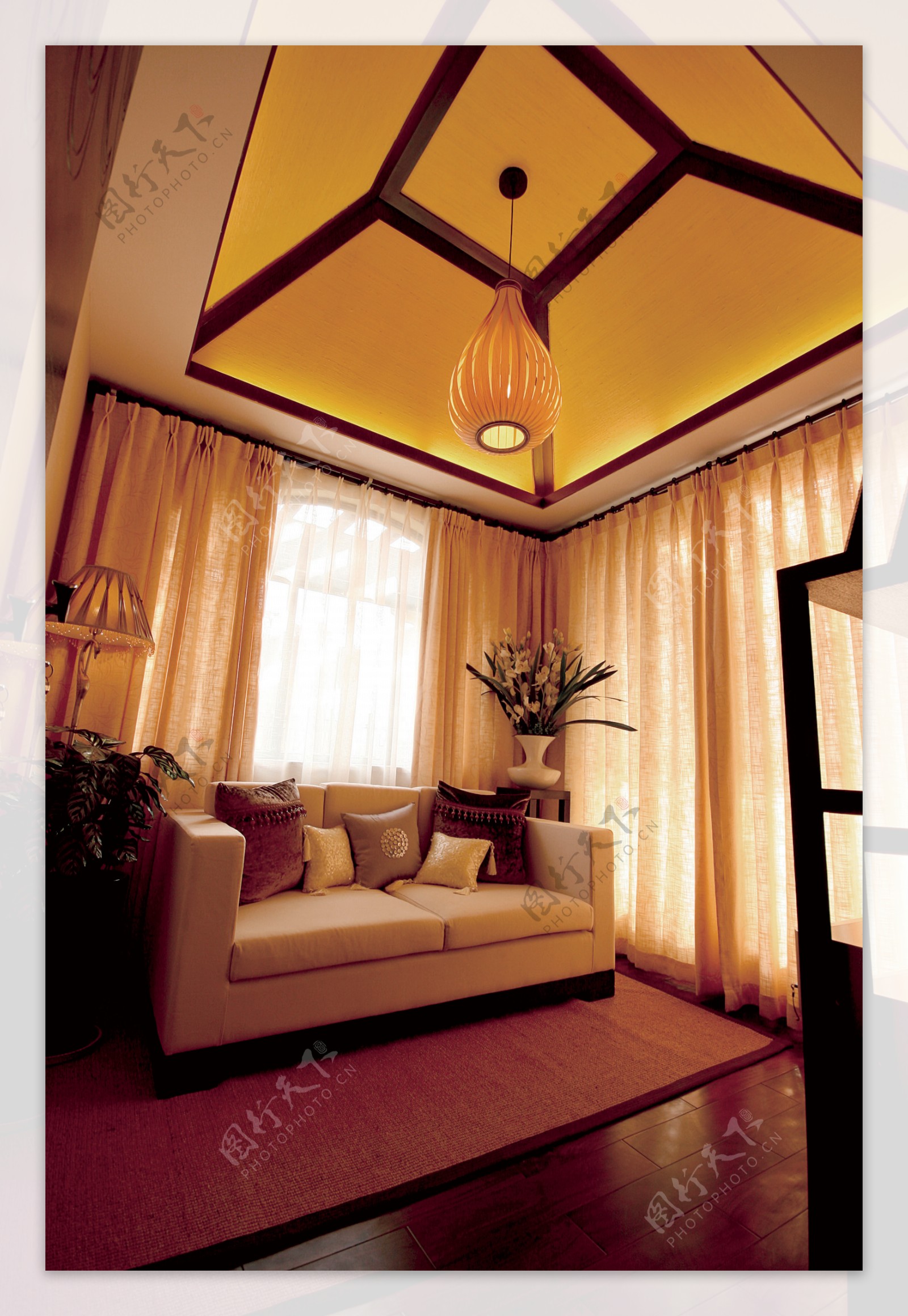 东南亚装修客厅沙发吊灯效果图效果图