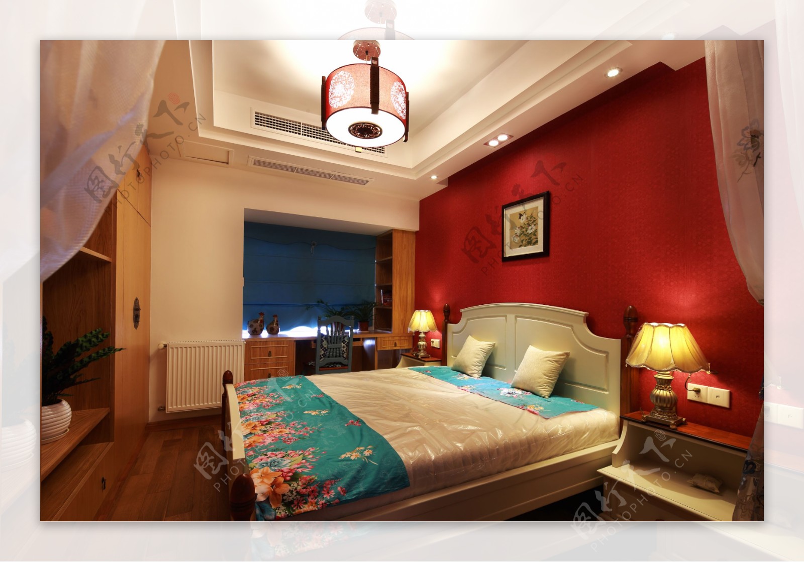 红色墙壁欧式卧室效果图