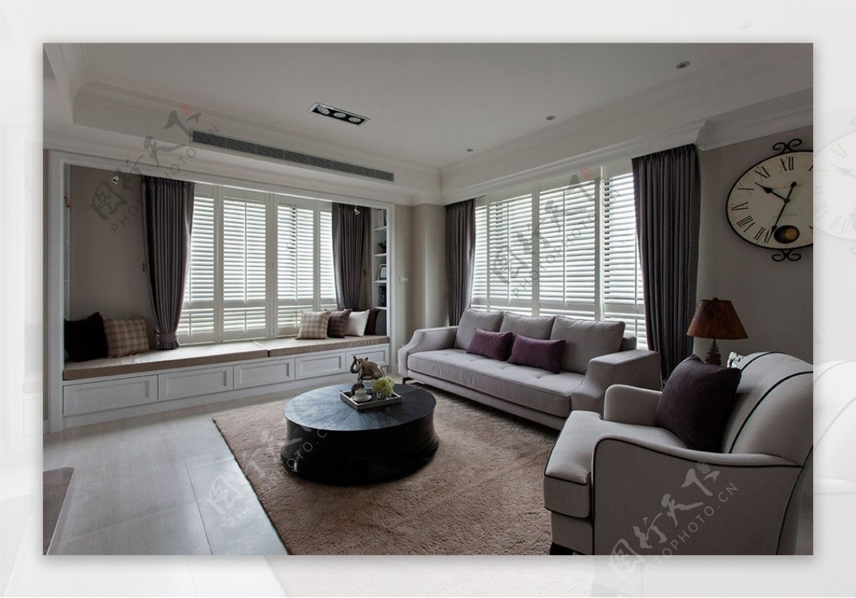 现代清新客厅褐色地毯室内装修效果图