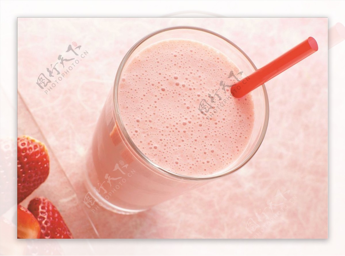 草莓树莓奶昔怎么做_草莓树莓奶昔的做法_诗风的小食光_豆果美食