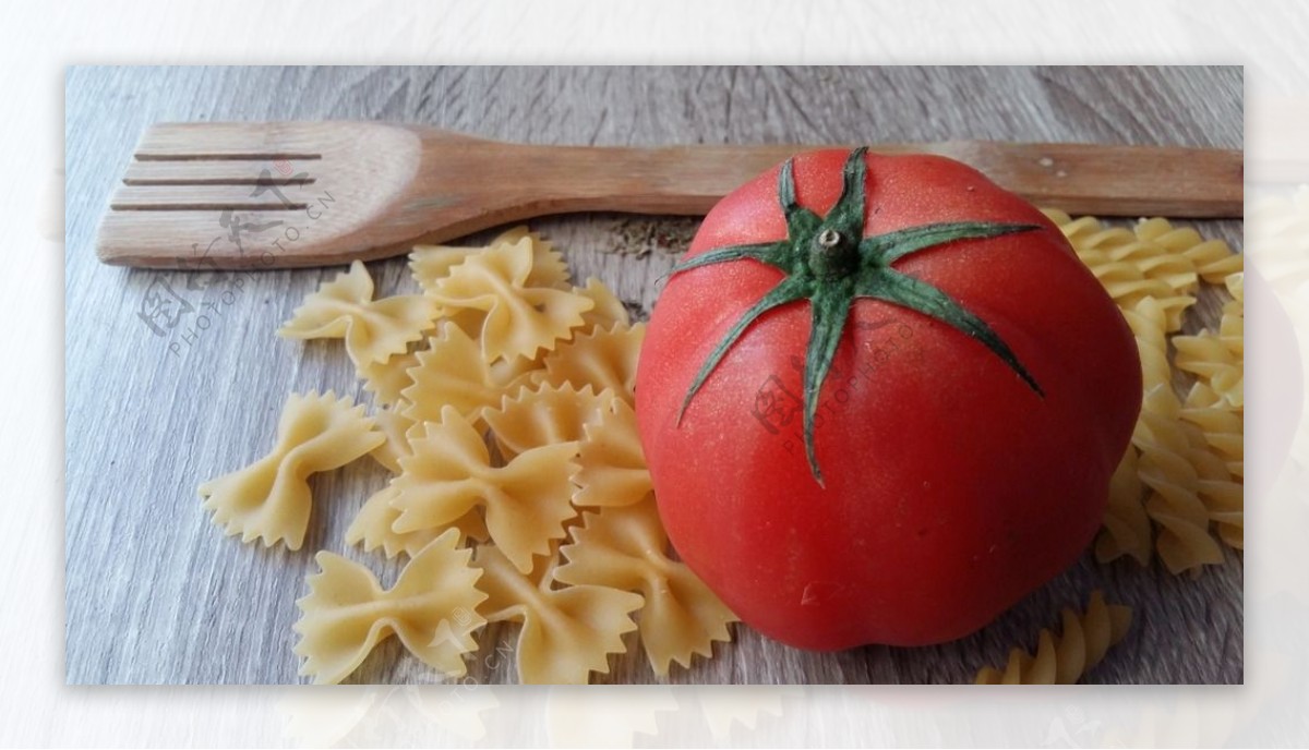 意大利面和番茄