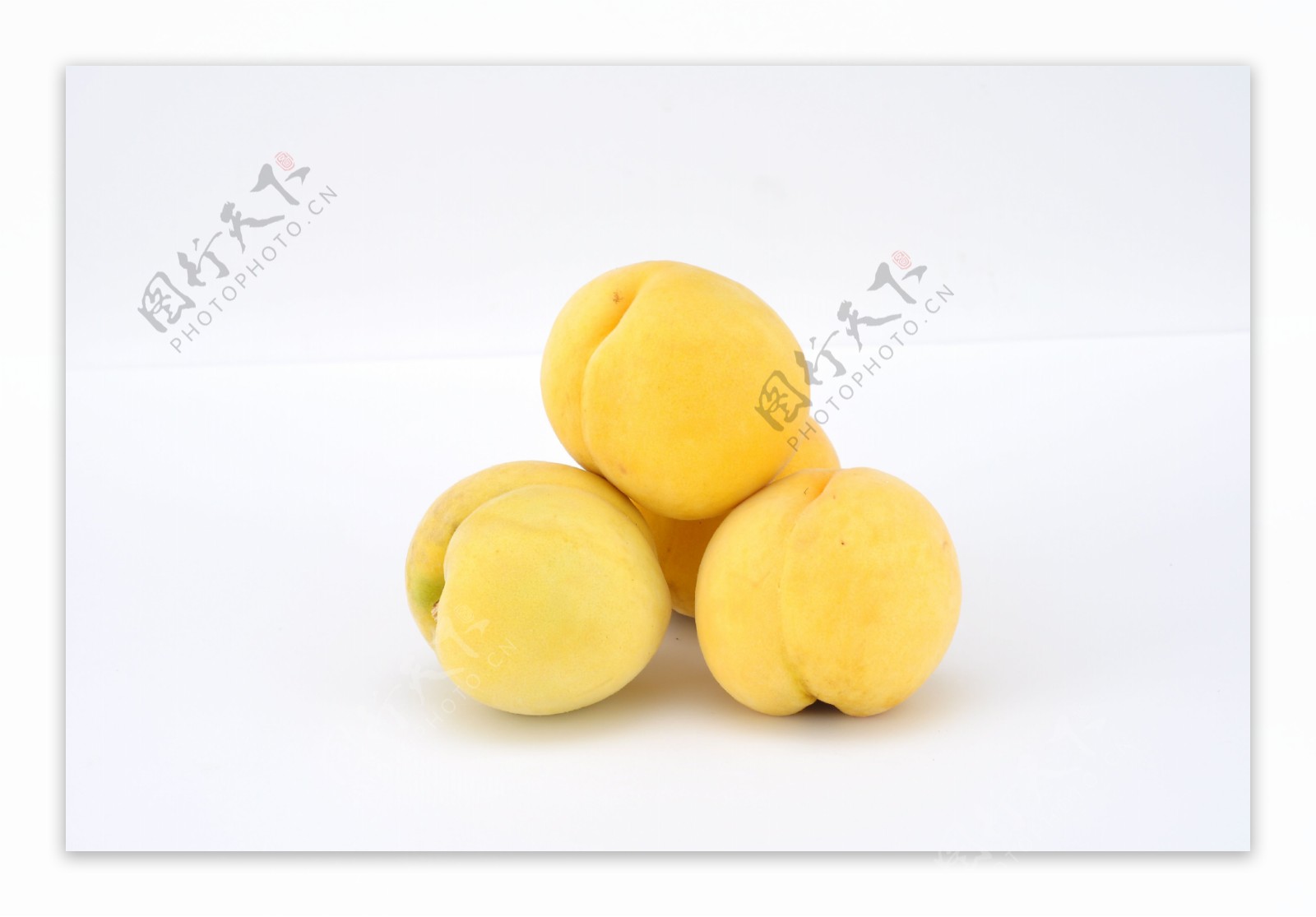 黄桃桃子黄色桃水果黄色