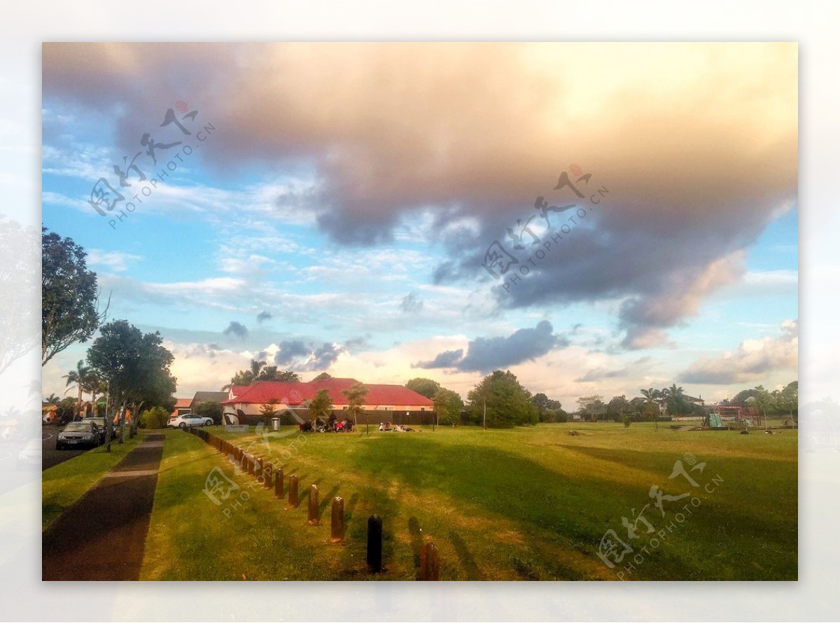 奥克兰小镇夕阳风景