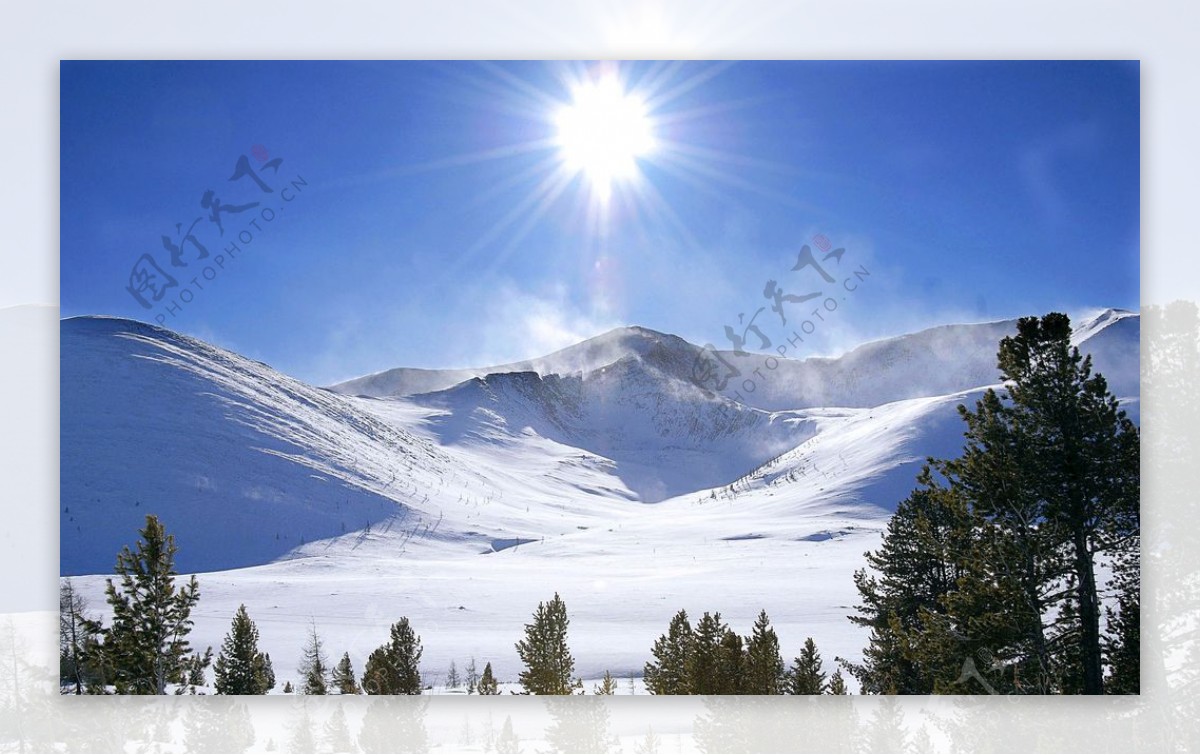 美丽的高原雪山风景图