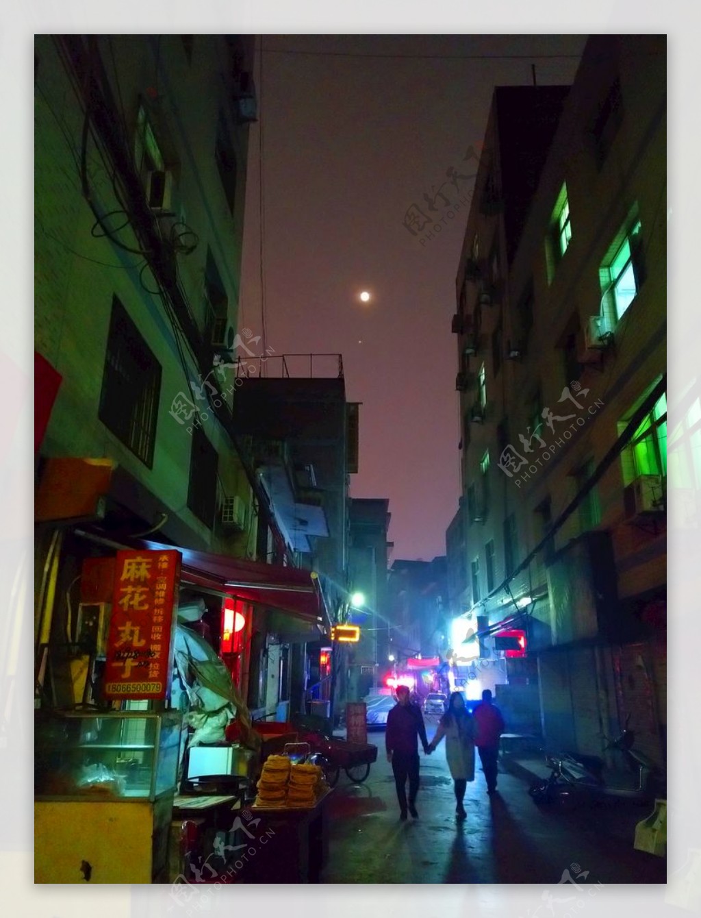 夜色下的街道